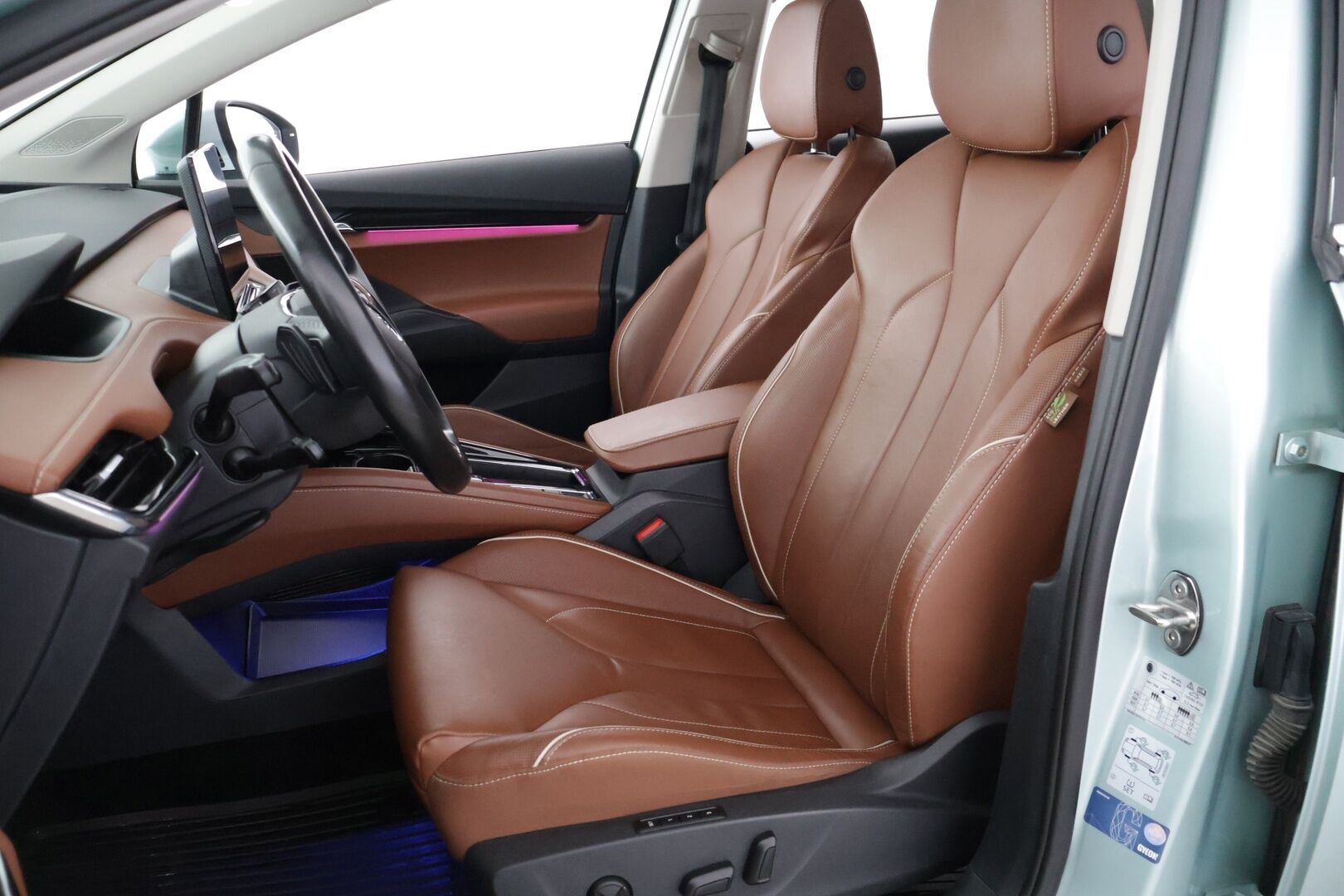 Skoda Enyaq 2022 80 iV - | ecoSuite nahkasisusta | Canton | Matrix LED | Lämpöpumppu | Koukku | ACC | BLIS | Muistipenkki | P.kamera | Keyless | 21" |