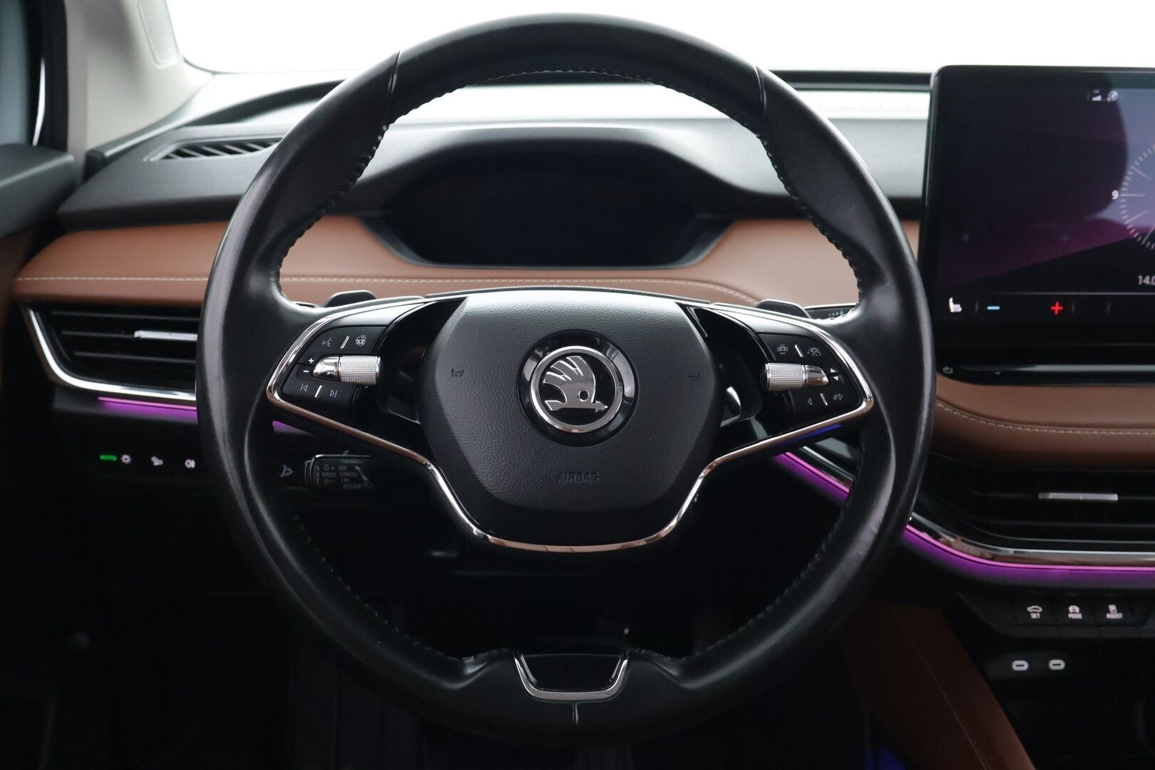 Skoda Enyaq 2022 80 iV - | ecoSuite nahkasisusta | Canton | Matrix LED | Lämpöpumppu | Koukku | ACC | BLIS | Muistipenkki | P.kamera | Keyless | 21" |