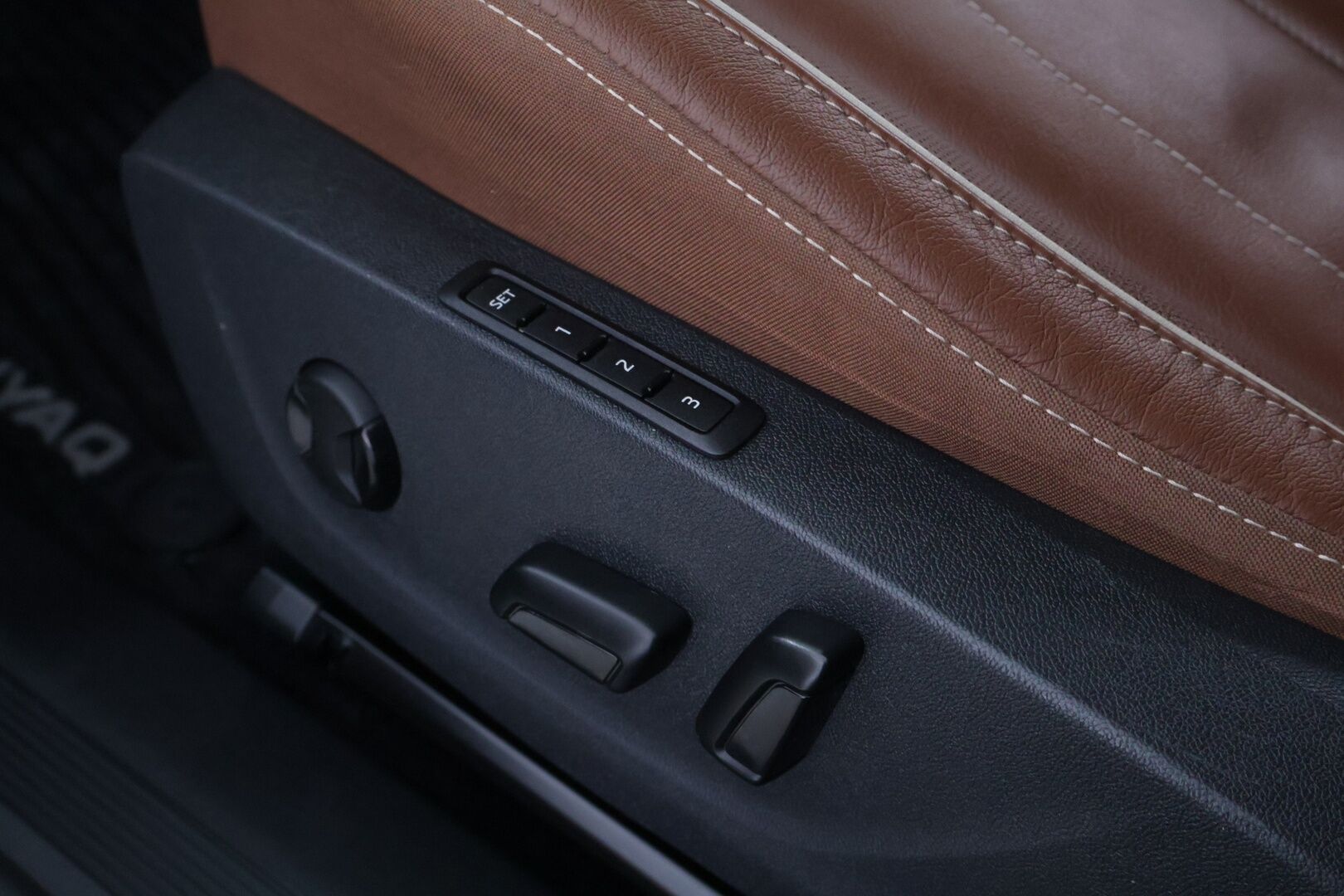 Skoda Enyaq 2022 80 iV - | ecoSuite nahkasisusta | Canton | Matrix LED | Lämpöpumppu | Koukku | ACC | BLIS | Muistipenkki | P.kamera | Keyless | 21" |