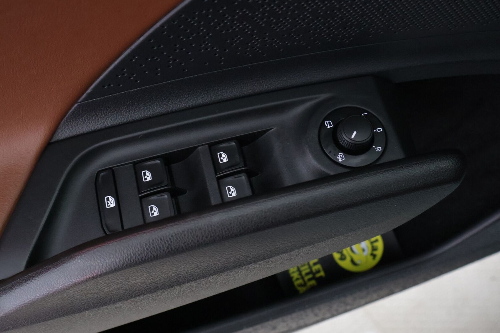 Skoda Enyaq 2022 80 iV - | ecoSuite nahkasisusta | Canton | Matrix LED | Lämpöpumppu | Koukku | ACC | BLIS | Muistipenkki | P.kamera | Keyless | 21" |