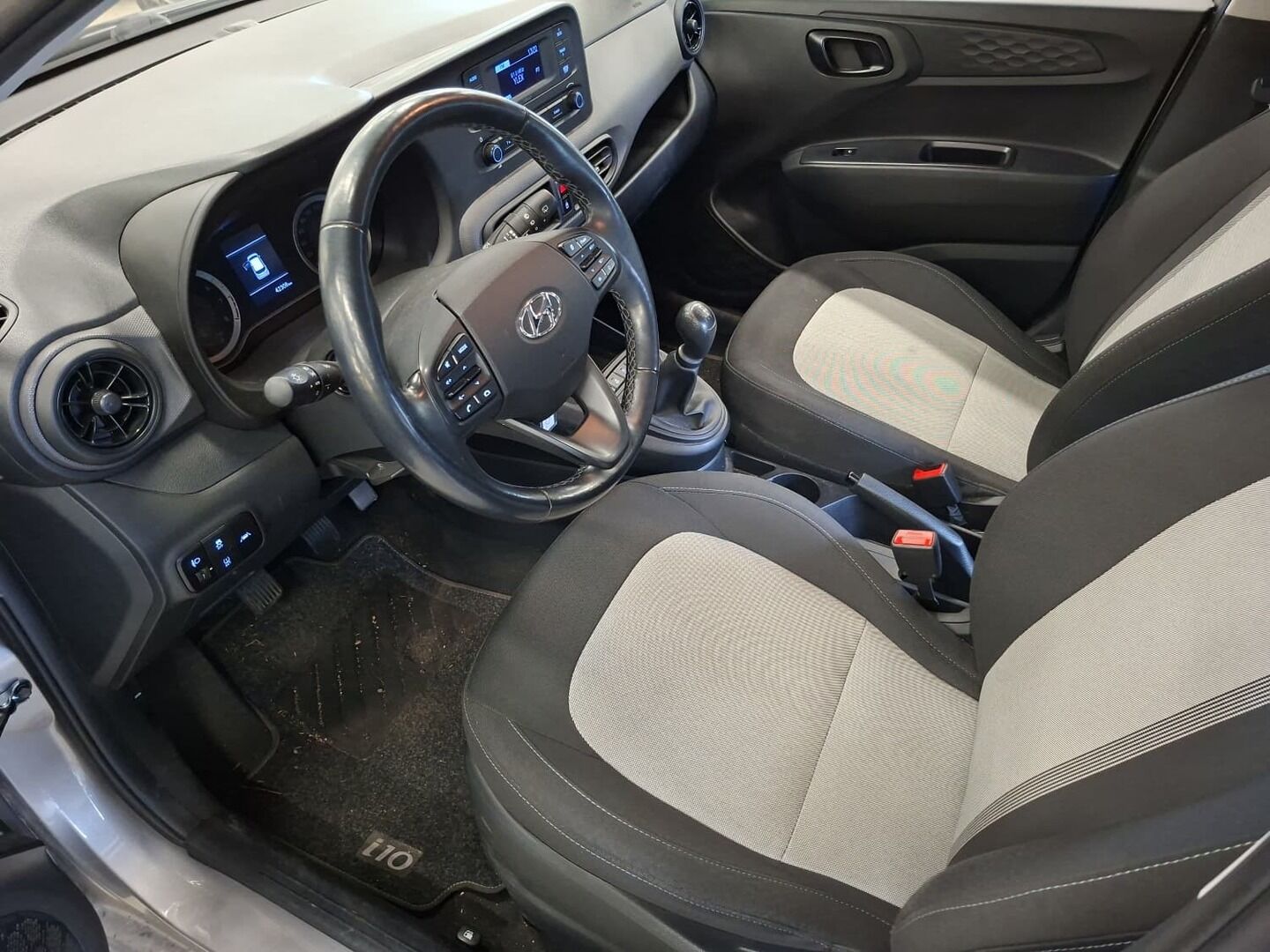 Hyundai i10 2022 1,0 MPI 67 hv 5MT 4-p Fresh - | Hyvin huollettu | Vakionopeudensäädin | Ratinlämmitin | Ilmastointi | 