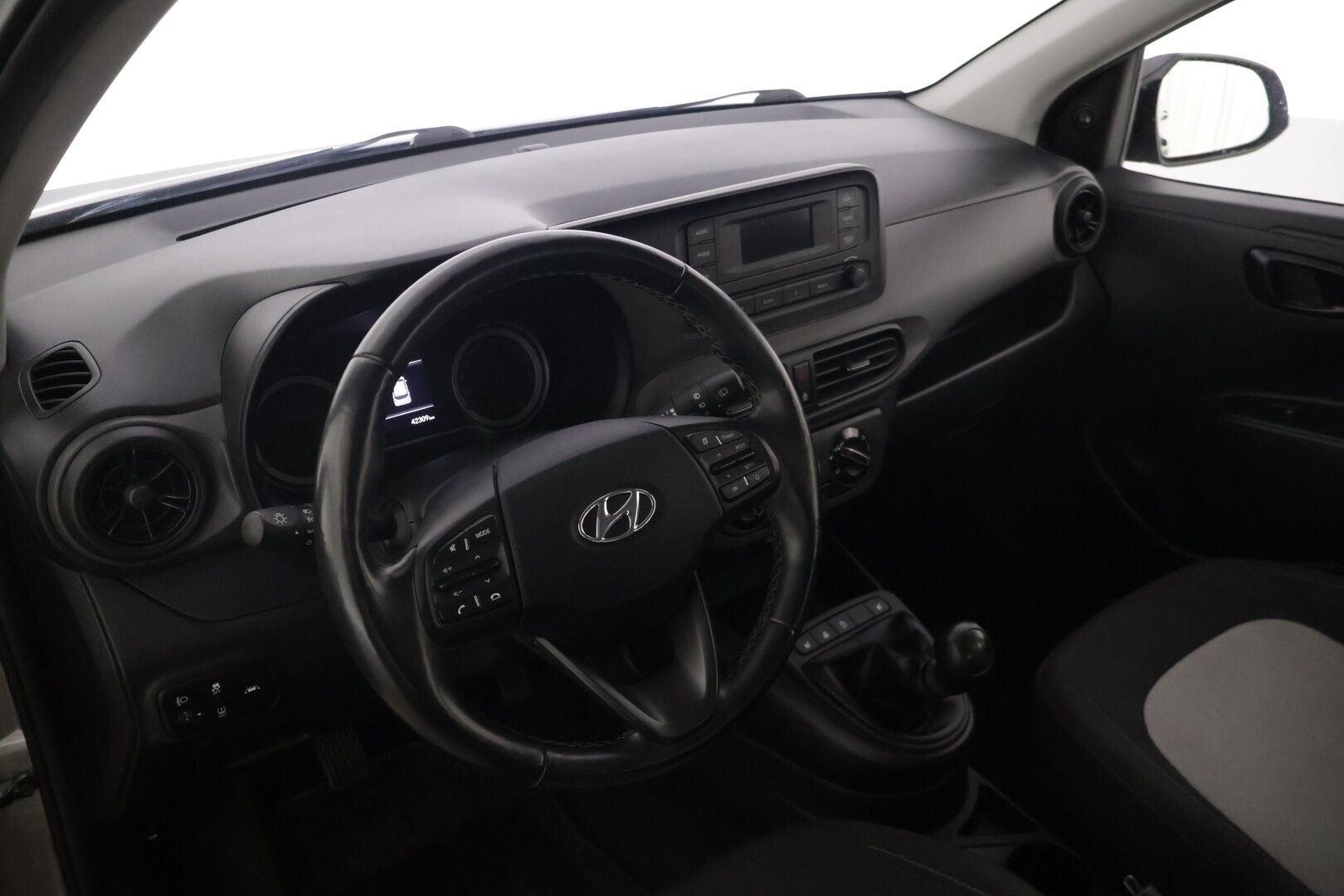 Hyundai i10 2022 1,0 MPI 67 hv 5MT 4-p Fresh - | Hyvin huollettu | Vakionopeudensäädin | Ratinlämmitin | Ilmastointi | 