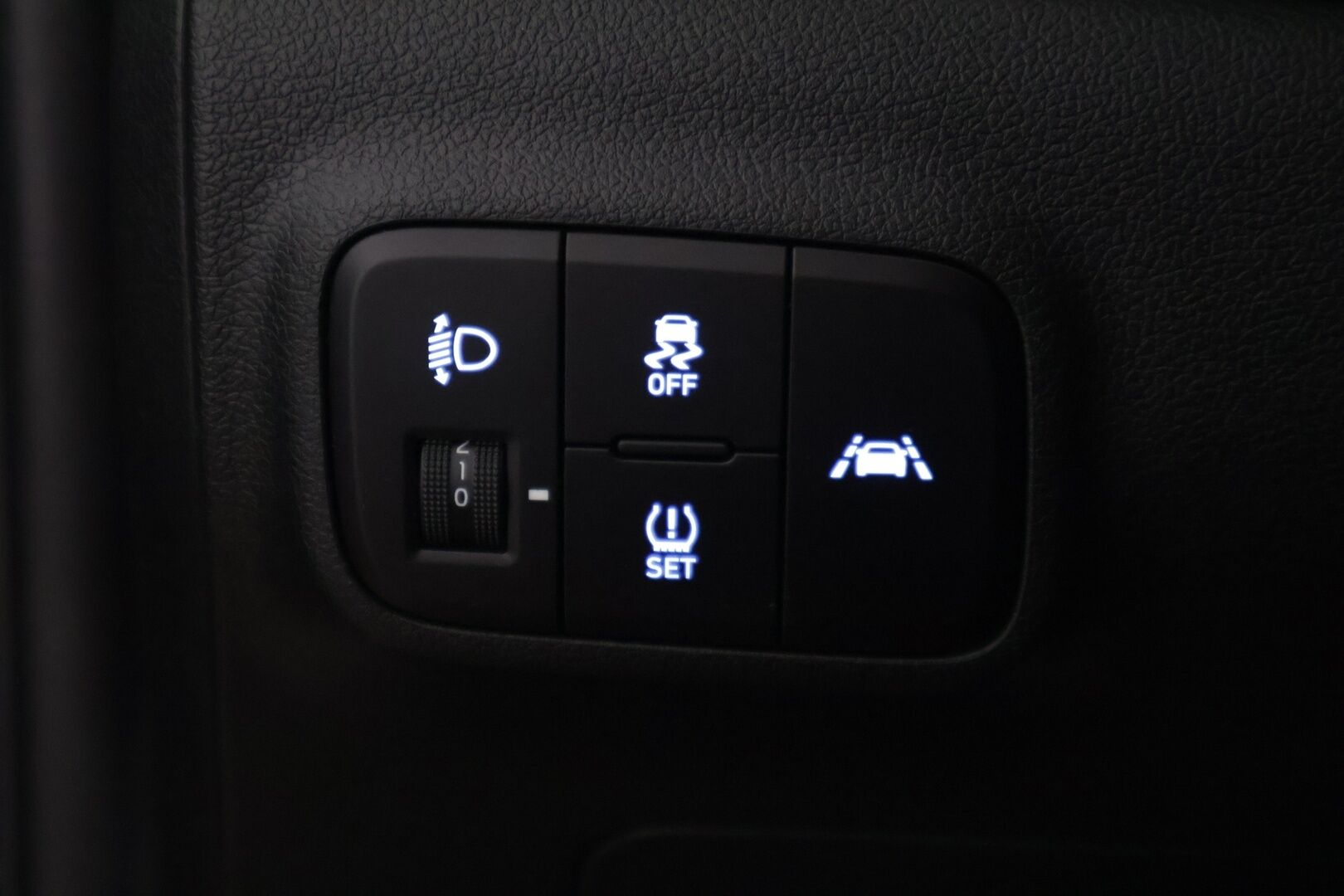 Hyundai i10 2022 1,0 MPI 67 hv 5MT 4-p Fresh - | Hyvin huollettu | Vakionopeudensäädin | Ratinlämmitin | Ilmastointi | 