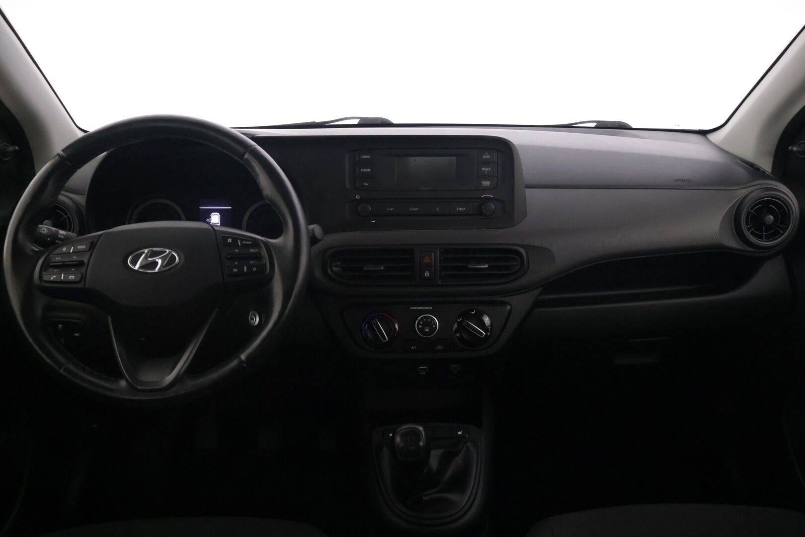 Hyundai i10 2022 1,0 MPI 67 hv 5MT 4-p Fresh - | Hyvin huollettu | Vakionopeudensäädin | Ratinlämmitin | Ilmastointi | 