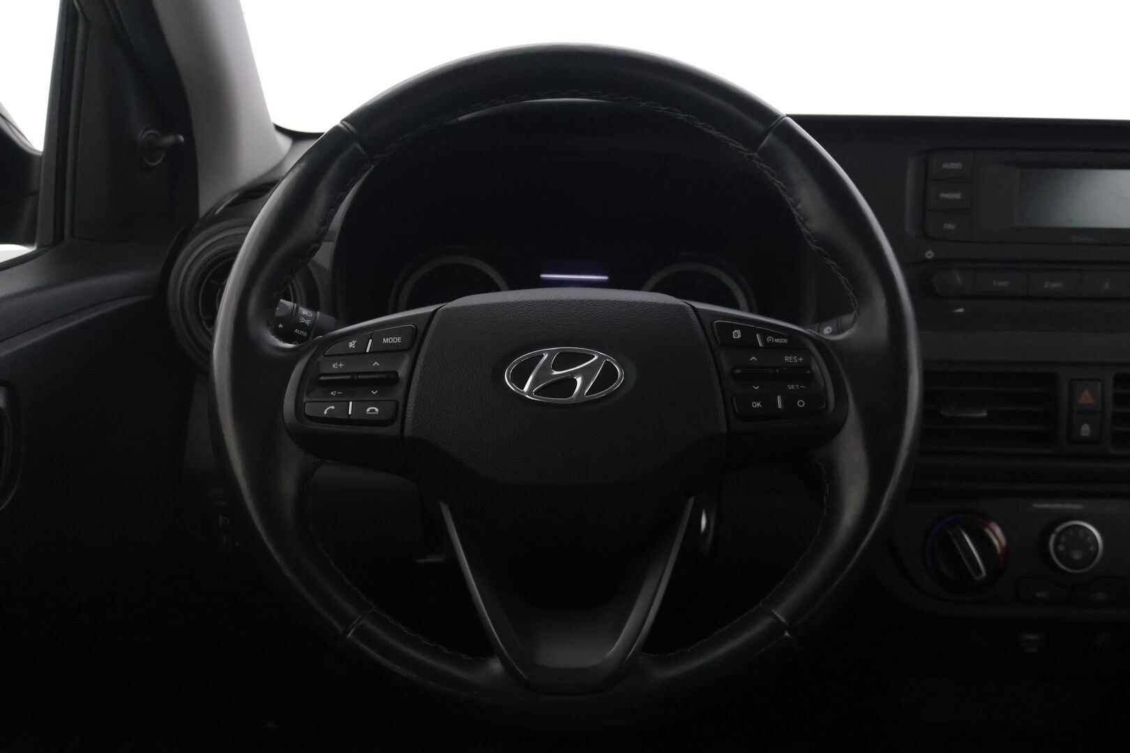Hyundai i10 2022 1,0 MPI 67 hv 5MT 4-p Fresh - | Hyvin huollettu | Vakionopeudensäädin | Ratinlämmitin | Ilmastointi | 