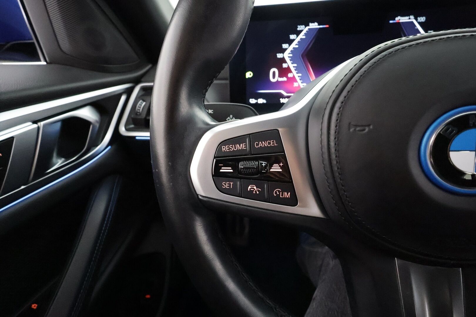 BMW i4 2023 eDrive40 M-Sport * ACC / P.kamera / Hifi / Navi / Sporttipenkit / Sähköluukku * - 1.Om Suomi-auto / Akku kuntotarkastettu / Kahdet renkaat aluvanteilla 