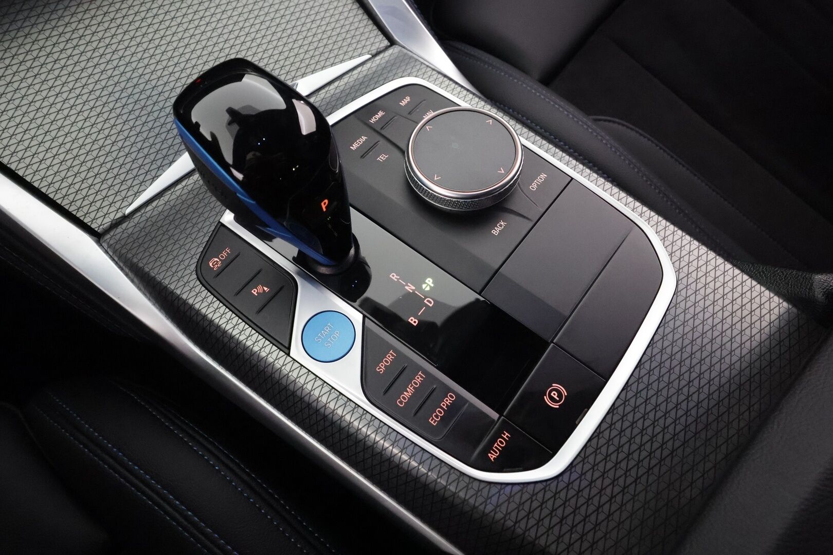 BMW i4 2023 eDrive40 M-Sport * ACC / P.kamera / Hifi / Navi / Sporttipenkit / Sähköluukku * - 1.Om Suomi-auto / Akku kuntotarkastettu / Kahdet renkaat aluvanteilla 