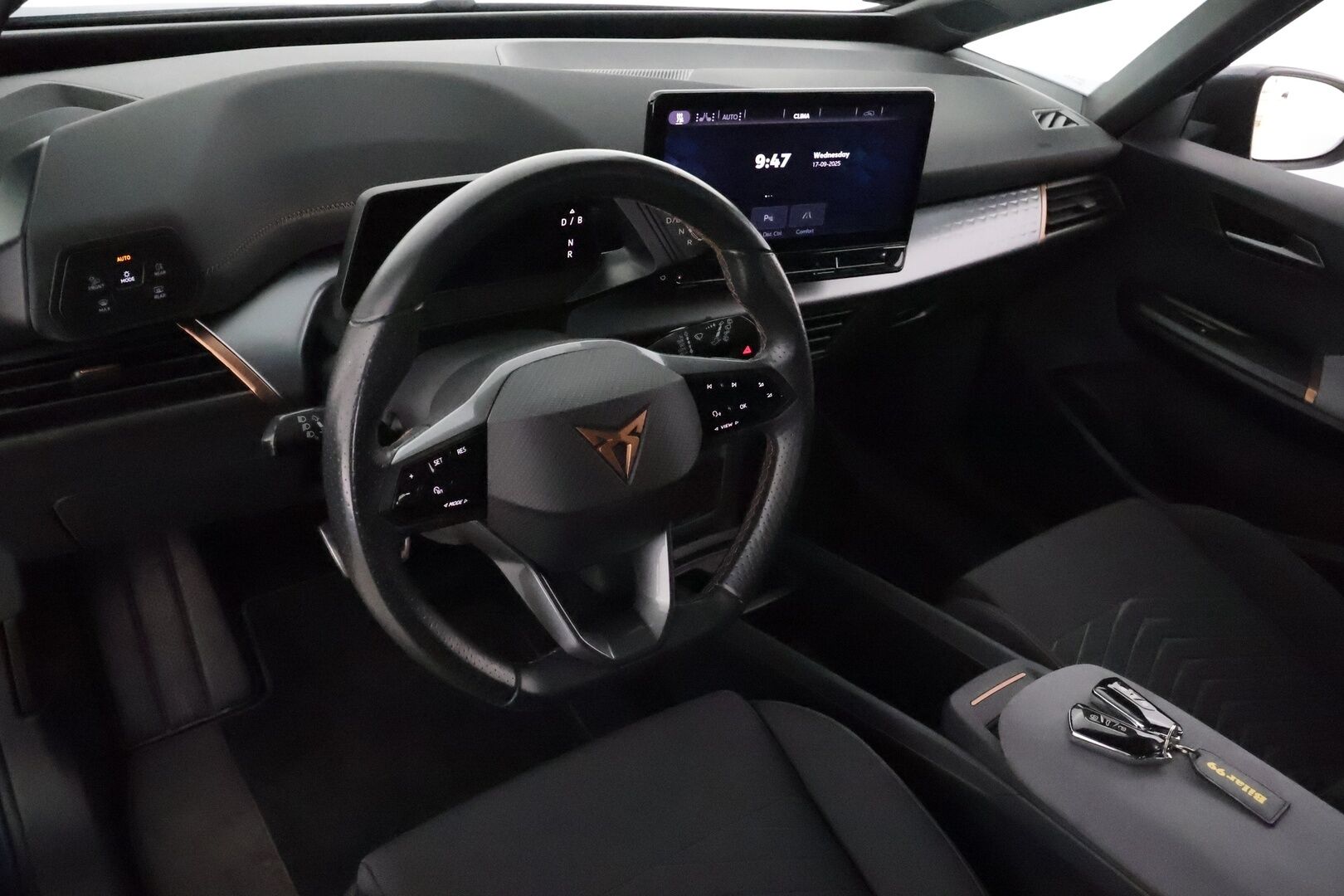 CUPRA Born 2022 150 kW 58kWh **ACC / LED / P.kamera / Digimittaristo / Ratinlämmitin / Navi / Kaistavahti** - Merkkihuollettu! / Akku kuntotarkastettu SoH 95,2% 