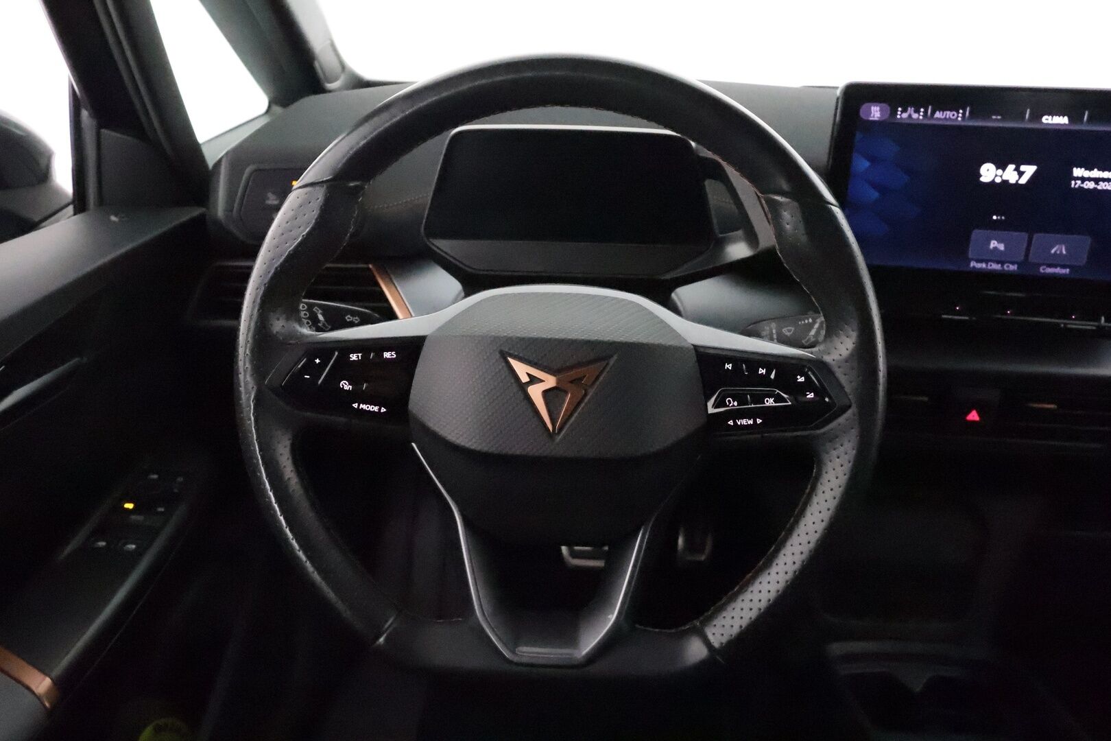 CUPRA Born 2022 150 kW 58kWh **ACC / LED / P.kamera / Digimittaristo / Ratinlämmitin / Navi / Kaistavahti** - Merkkihuollettu! / Akku kuntotarkastettu SoH 95,2% 