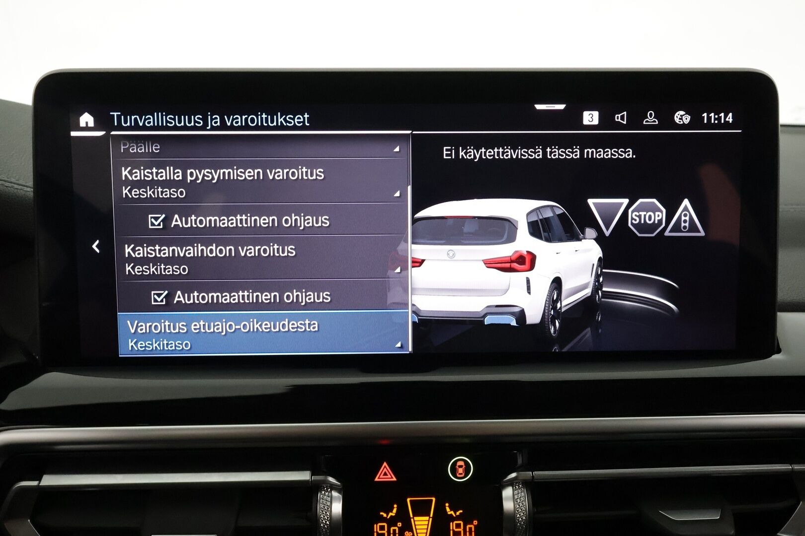 BMW iX3 2022 G08 M Sport Charged **Panorama / Koukku / Adapt.Vakkari / P.Kamera / LED-valot / Sporttipenkki Muistilla / Navi** - 3,99 % KORKOTARJOUS TÄHÄN AUTOON - Kaistavahti / 3-Aluienen AC / Comfort Access / 2x Renkaat