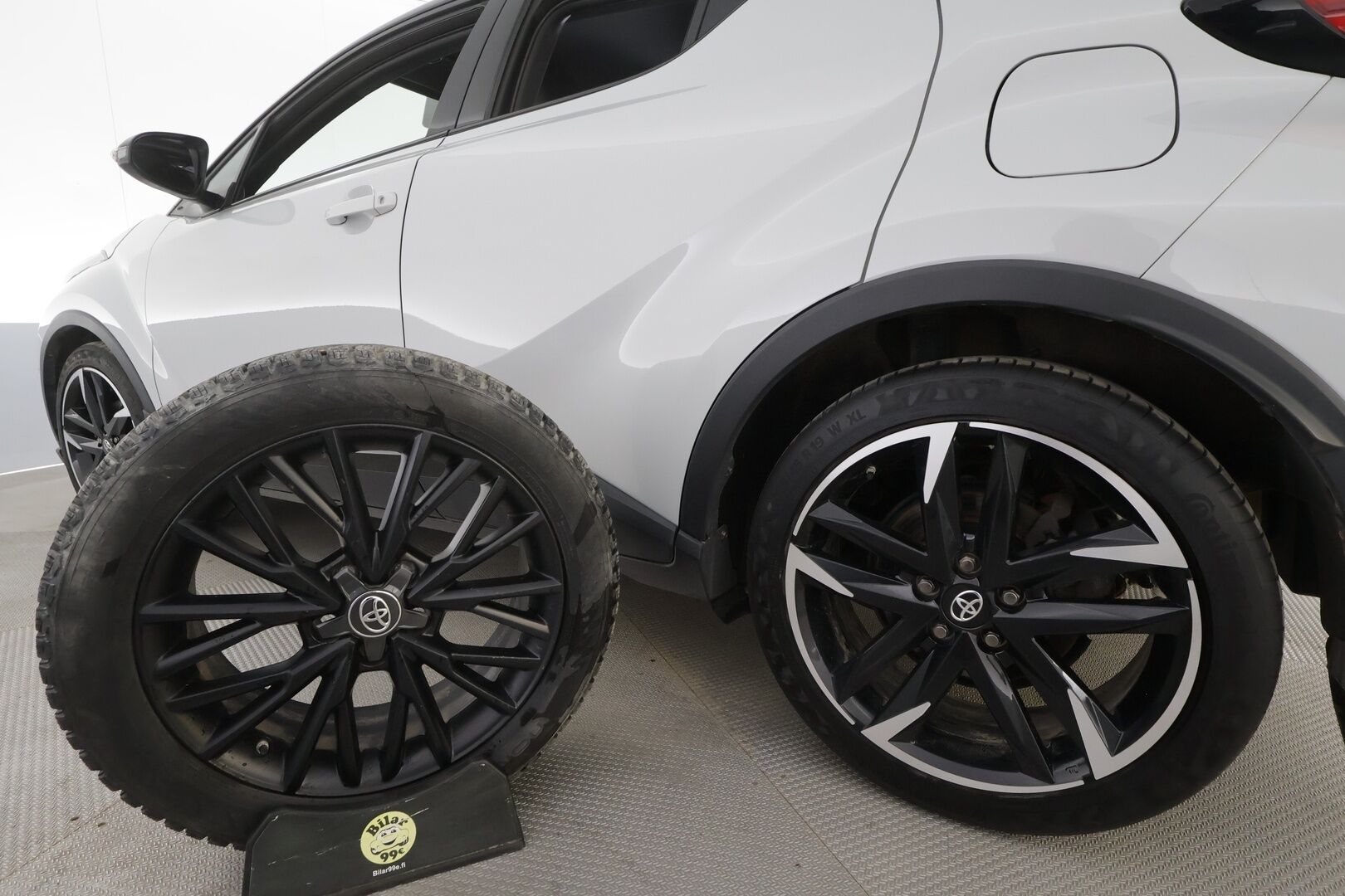 Toyota C-HR 2022 1,8 Hybrid GR Sport - | JBL | ACC | LED | LED-lisävalo | P.kamera | Navi | Kaistavahti | Katveavustin | Sähköpenkki | Keyless | Suomi-auto | Merkkihuollot | Kahdet renkaat |