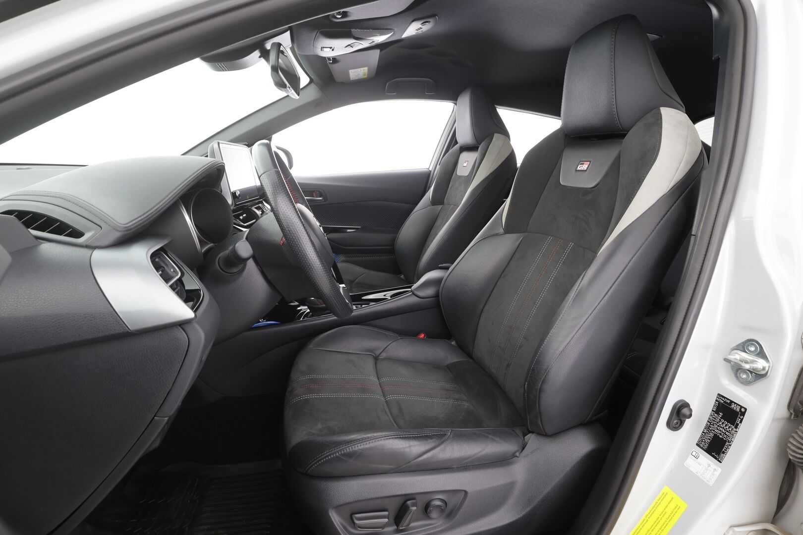Toyota C-HR 2022 1,8 Hybrid GR Sport - | JBL | ACC | LED | LED-lisävalo | P.kamera | Navi | Kaistavahti | Katveavustin | Sähköpenkki | Keyless | Suomi-auto | Merkkihuollot | Kahdet renkaat |