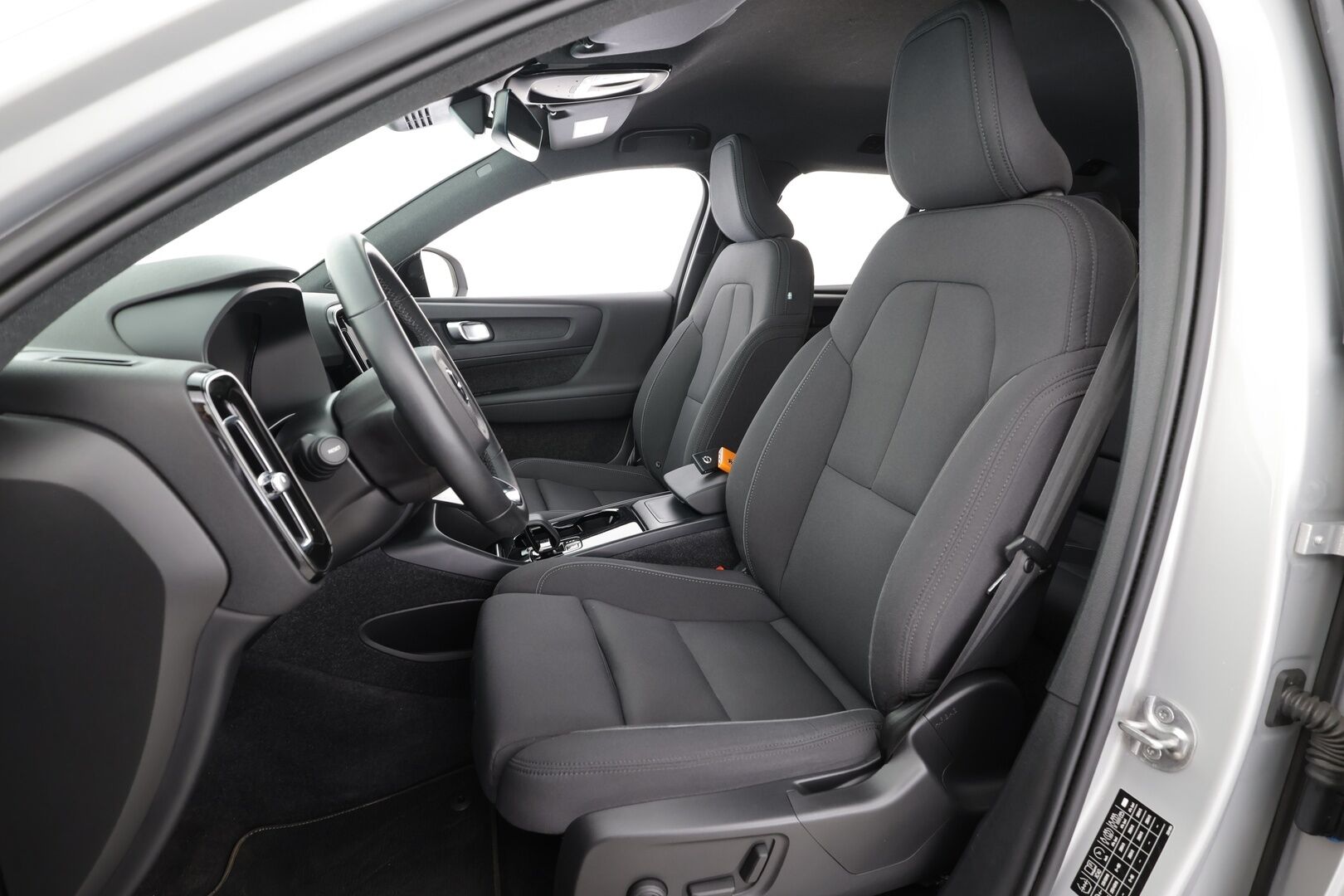 Volvo XC40 2023 Recharge Single Plus aut - Suomiauto | Lämpöpumppu | Akuston Esilämmitys | ACC | Peruutuskamera | Muistipenkki | Adapt.LED | 2x Renkaat Aluvantein!