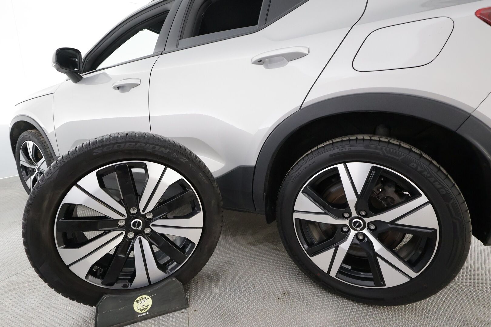 Volvo XC40 2023 Recharge Single Plus aut - Suomiauto | Lämpöpumppu | Akuston Esilämmitys | ACC | Peruutuskamera | Muistipenkki | Adapt.LED | 2x Renkaat Aluvantein!