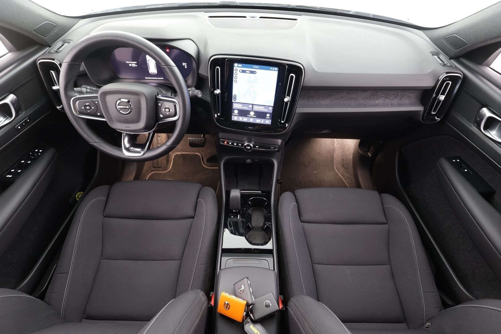 Volvo XC40 2023 Recharge Single Plus aut - Suomiauto | Lämpöpumppu | Akuston Esilämmitys | ACC | Peruutuskamera | Muistipenkki | Adapt.LED | 2x Renkaat Aluvantein!