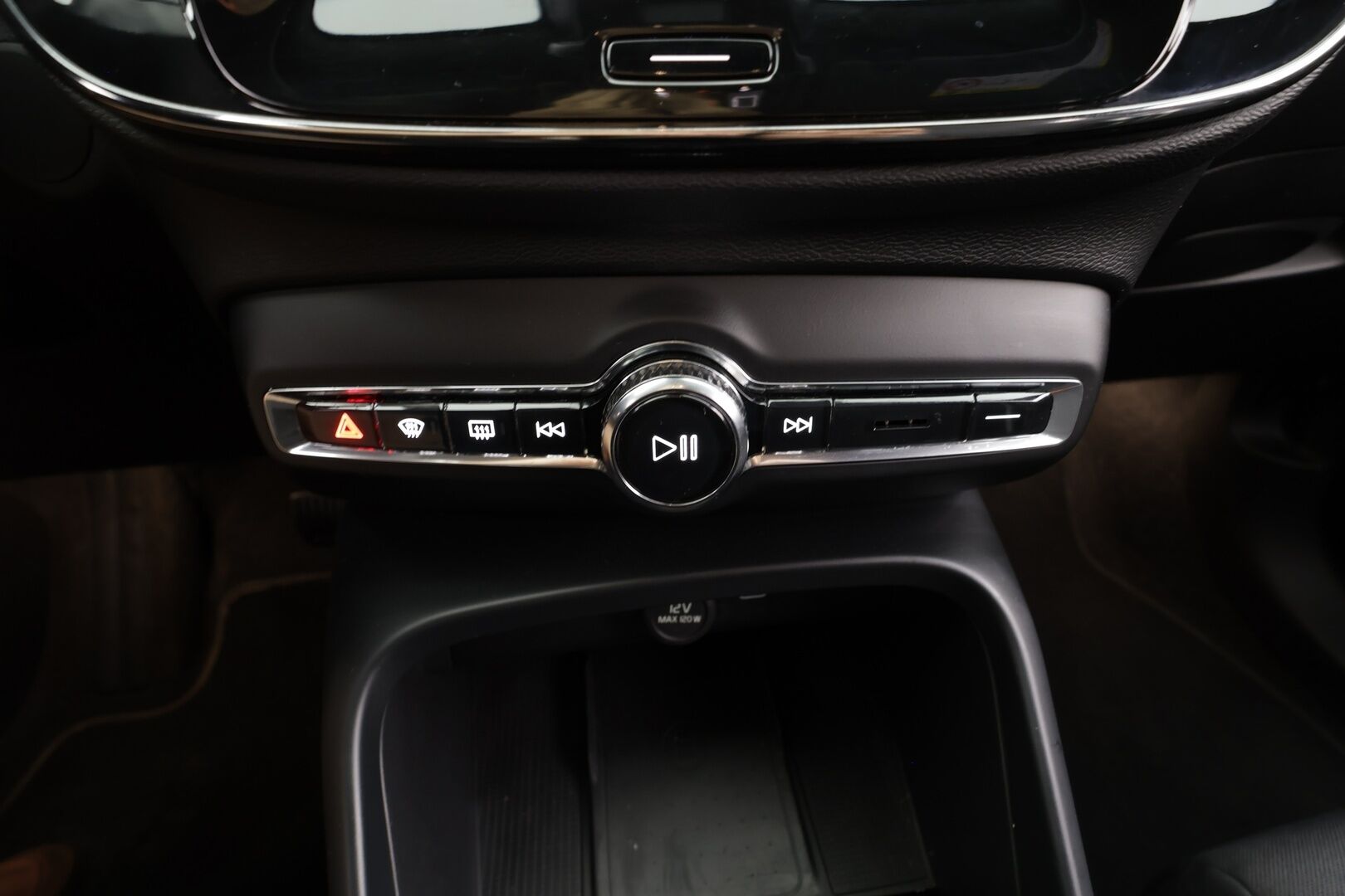 Volvo XC40 2023 Recharge Single Plus aut - Suomiauto | Lämpöpumppu | Akuston Esilämmitys | ACC | Peruutuskamera | Muistipenkki | Adapt.LED | 2x Renkaat Aluvantein!