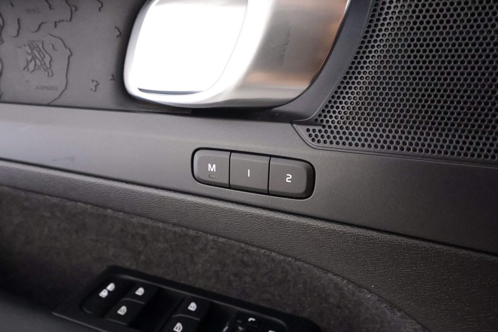 Volvo XC40 2023 Recharge Single Plus aut - Suomiauto | Lämpöpumppu | Akuston Esilämmitys | ACC | Peruutuskamera | Muistipenkki | Adapt.LED | 2x Renkaat Aluvantein!
