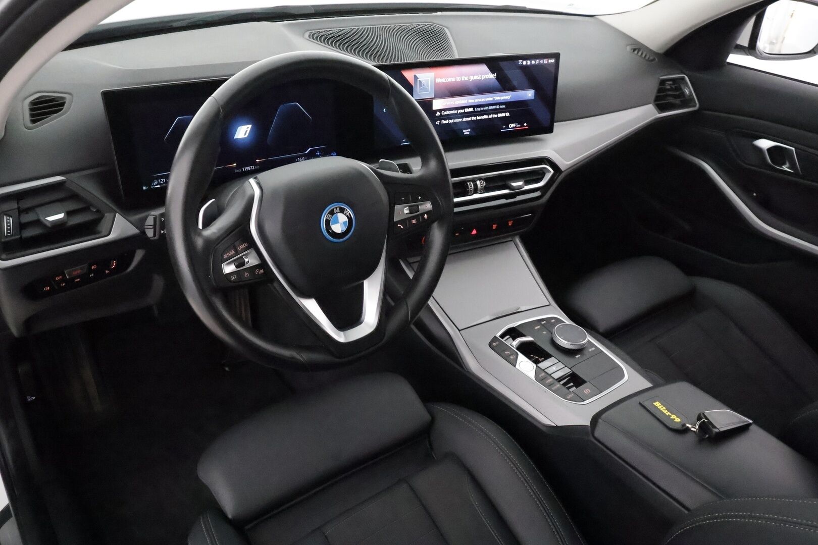 BMW 330 2023 G21 LCI Touring 330e xDrive A Charged Edition **Facelift / Sporttipenkit / Vakkari / Navi / Apple&Android / P.tutkat** - 1-om. Suomi-auto / 
