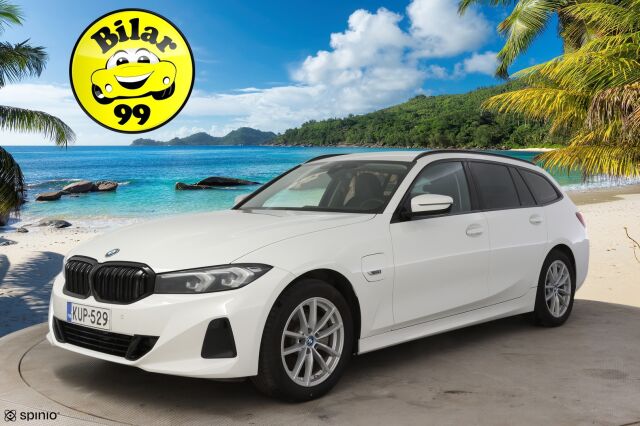 BMW 330 2023