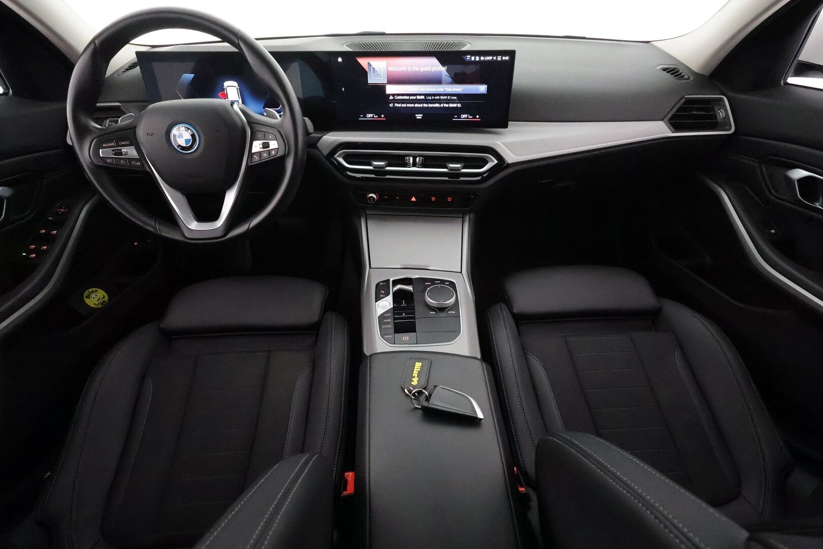 BMW 330 2023 G21 LCI Touring 330e xDrive A Charged Edition **Facelift / Sporttipenkit / Vakkari / Navi / Apple&Android / P.tutkat** - 1-om. Suomi-auto / 