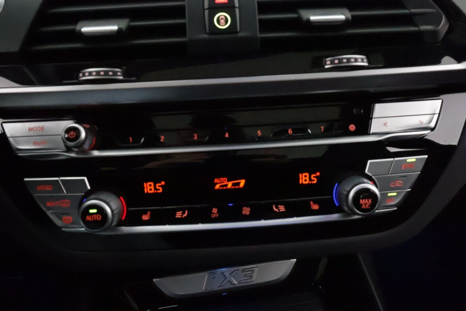 BMW iX3 2021 Charged Plus **Adapt.vakkari / H&K / 360° / HUD / Muistipenkki / Panorama / Adapt.LED / Navi** - 3,99 % KORKOTARJOUS TÄHÄN AUTOON - Kahdet renkaat aluvanteilla / Nahkaverhoilu / Digimittaristo / Adaptiivinen alusta / Comfort Access / Hieno!