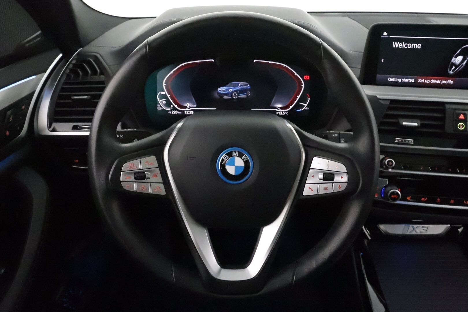 BMW iX3 2021 Charged Plus **Adapt.vakkari / H&K / 360° / HUD / Muistipenkki / Panorama / Adapt.LED / Navi** - 3,99 % KORKOTARJOUS TÄHÄN AUTOON - Kahdet renkaat aluvanteilla / Nahkaverhoilu / Digimittaristo / Adaptiivinen alusta / Comfort Access / Hieno!