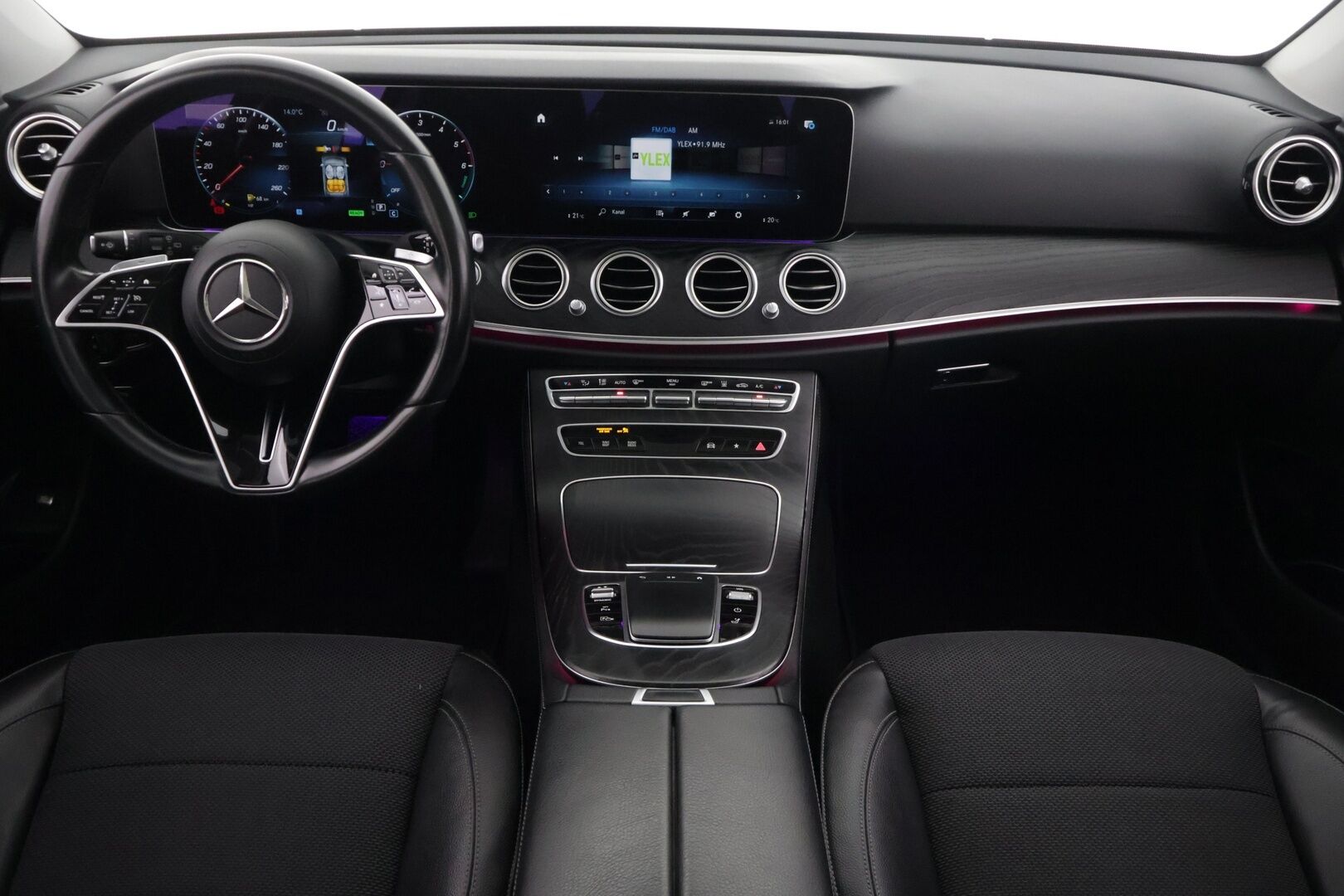Mercedes-Benz E 2021 300 de 4MATIC T A EQ Power AMG - | Facelift | Multibeam LED | Widescreen | Burmester | Panorama | Koukku | 360° Kamera | Sporttipenkit Muistilla | KeylessGo |