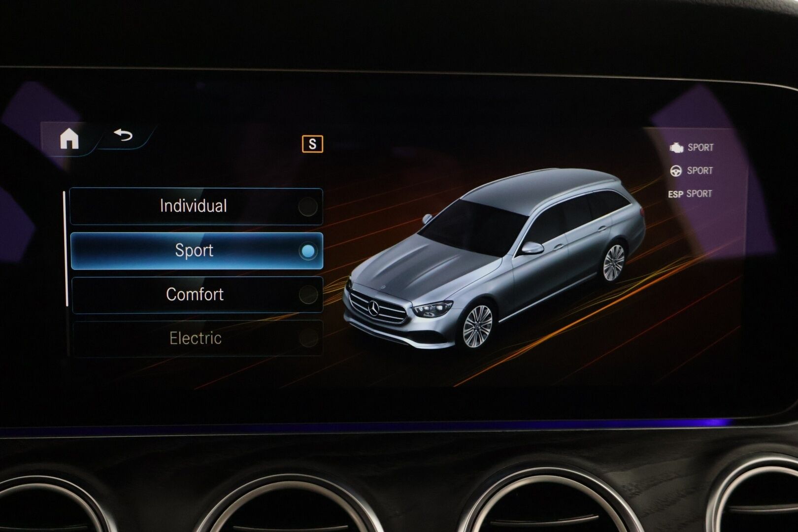 Mercedes-Benz E 2021 300 de 4MATIC T A EQ Power AMG - | Facelift | Multibeam LED | Widescreen | Burmester | Panorama | Koukku | 360° Kamera | Sporttipenkit Muistilla | KeylessGo |