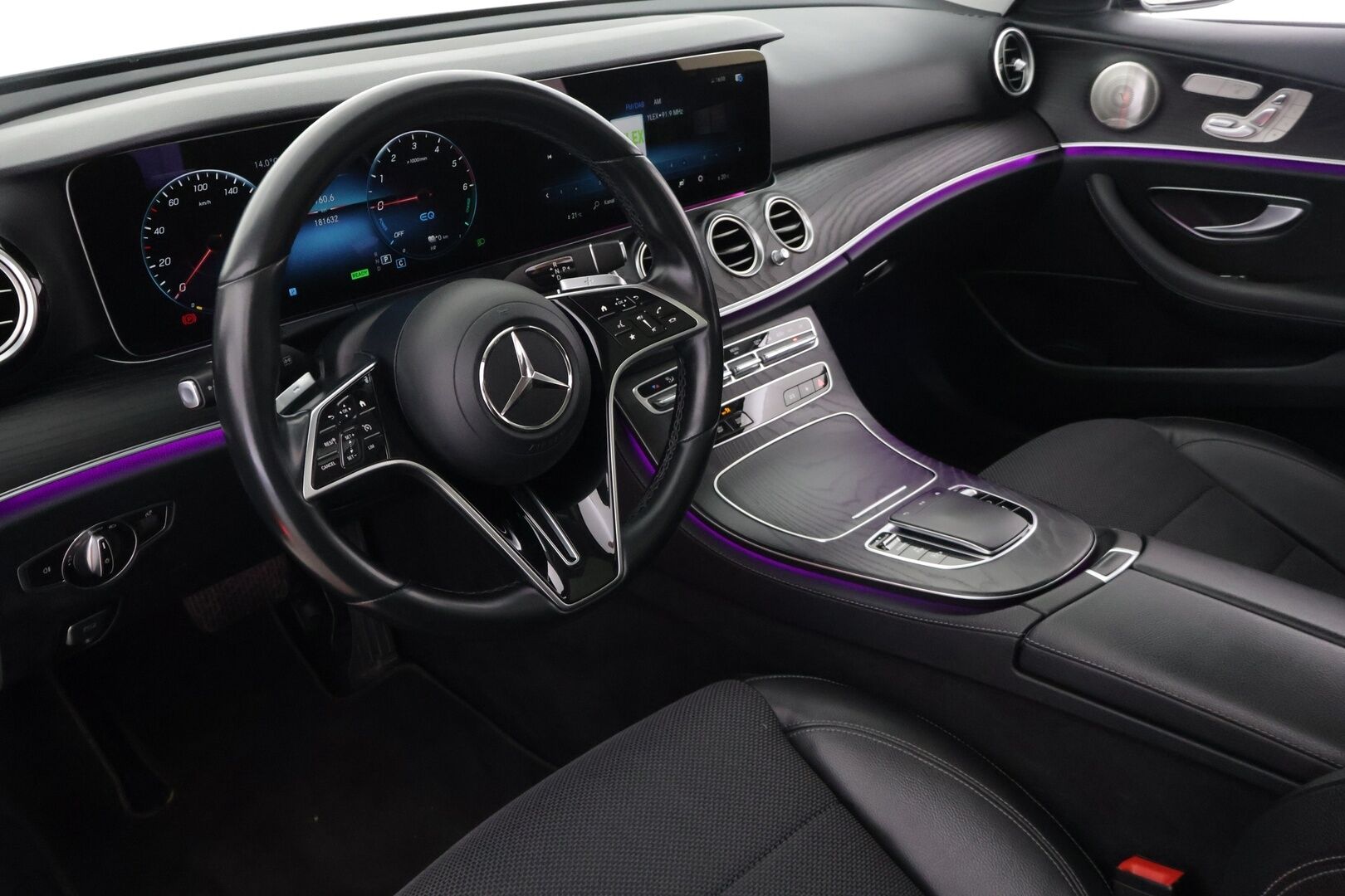 Mercedes-Benz E 2021 300 de 4MATIC T A EQ Power AMG - | Facelift | Multibeam LED | Widescreen | Burmester | Panorama | Koukku | 360° Kamera | Sporttipenkit Muistilla | KeylessGo |