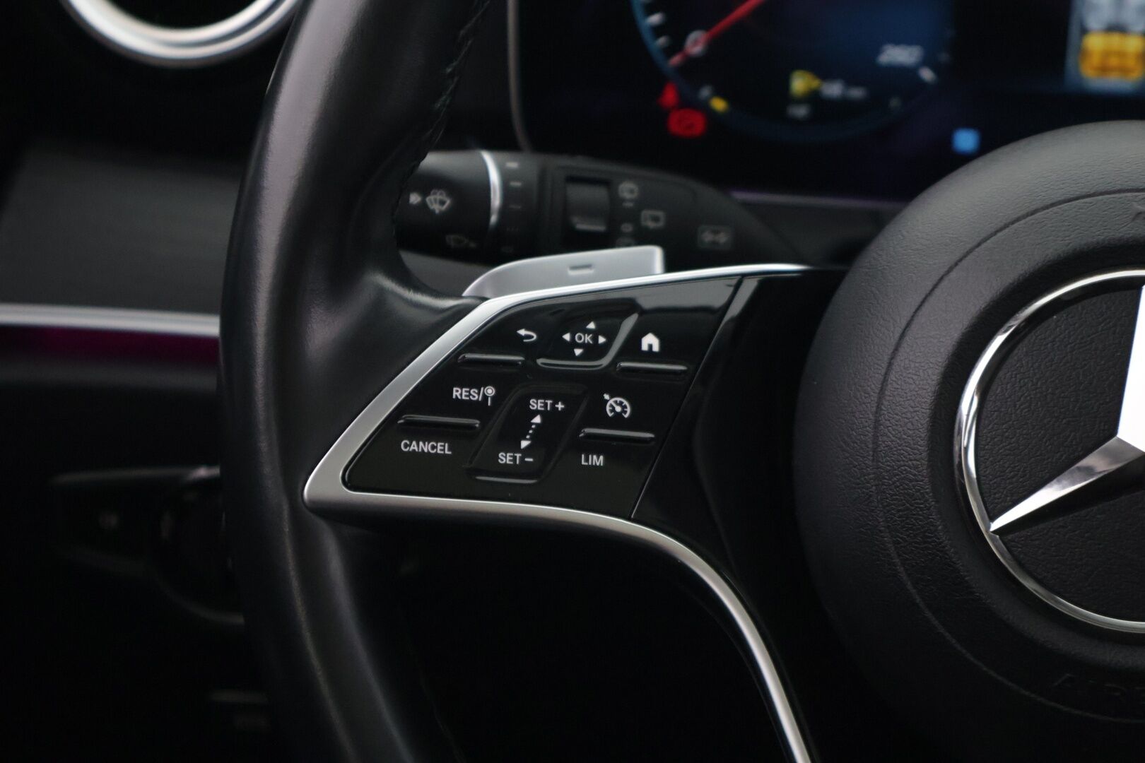 Mercedes-Benz E 2021 300 de 4MATIC T A EQ Power AMG / Widescreen / Burmester / Panorama / Koukku / 360° Kamera / Sporttipenkit Muistilla / - Akku kuntotarkastettu / 2x Aluvanteet / KeylessGo / Multibeam LED - HULLUT AVAJAISHULINAT KORKOTARJOUS 3,29 %