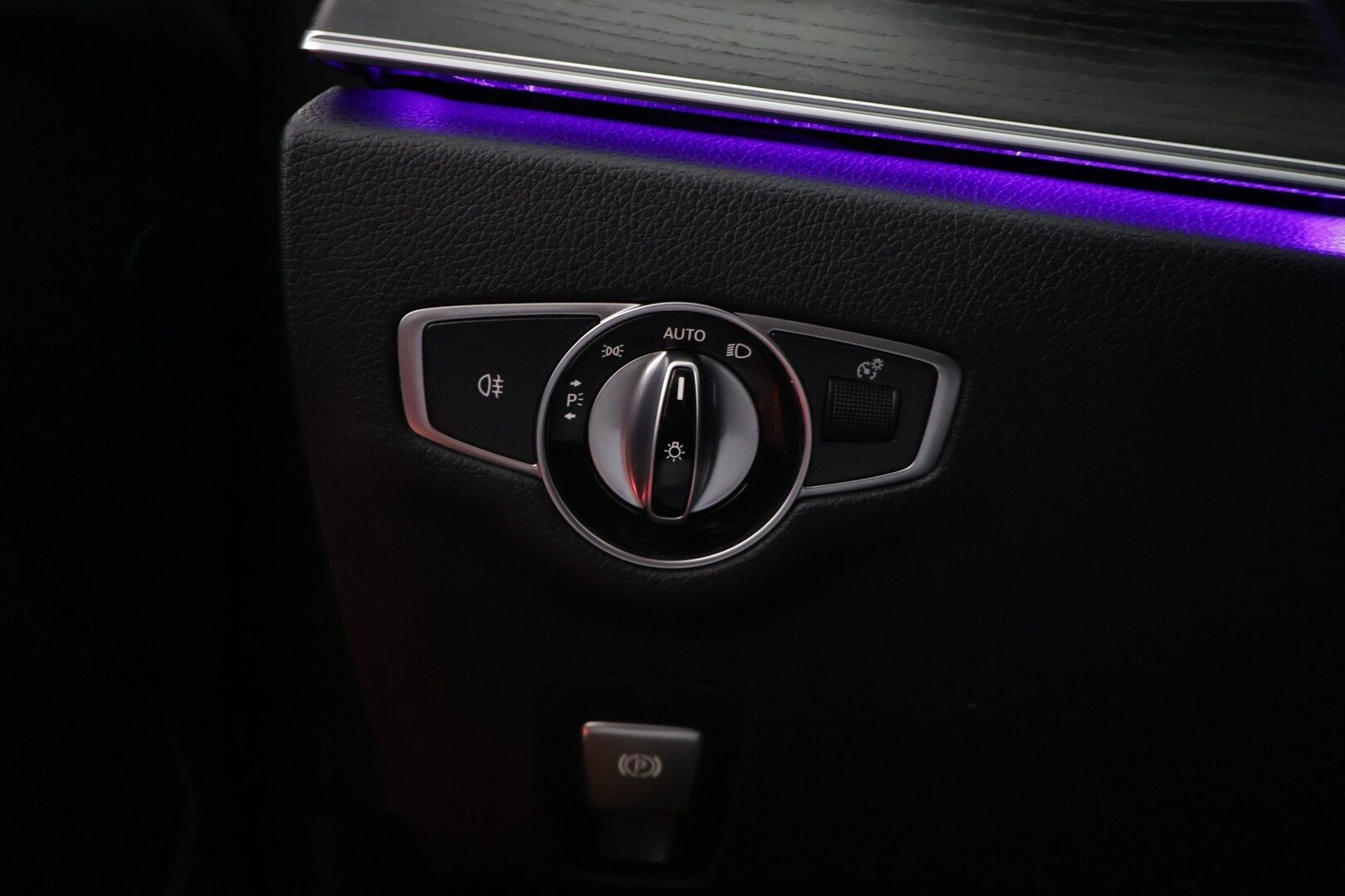 Mercedes-Benz E 2021 300 de 4MATIC T A EQ Power AMG / Panorama / Koukku / 360° Kamera / Sporttipenkit Muistilla / Multibeam LED / KeylessGo - Akku kuntotarkastettu / 2x Aluvanteet