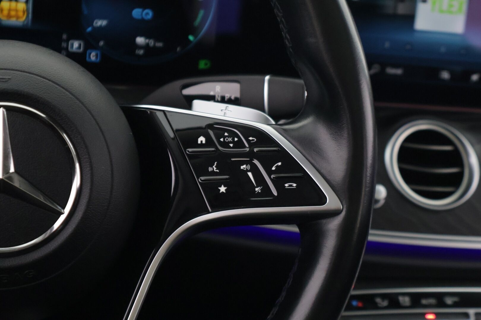 Mercedes-Benz E 2021 300 de 4MATIC T A EQ Power AMG / Widescreen / Burmester / Panorama / Koukku / 360° Kamera / Sporttipenkit Muistilla / - Akku kuntotarkastettu / 2x Aluvanteet / KeylessGo / Multibeam LED - HULLUT AVAJAISHULINAT KORKOTARJOUS 3,29 %