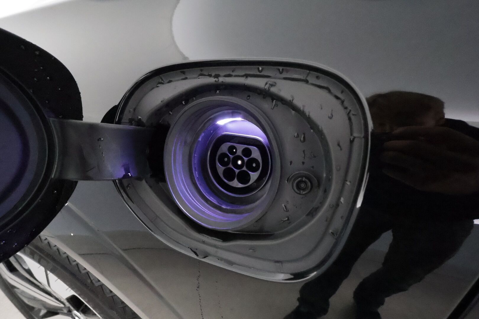 Volvo XC60 2023 T6 AWD Long Range Plus Dark aut **ACC / Panorama / Full LED / Muistipenkit / BLIS / Facelift / Navi / Webasto** - 1.Om Suomi-auto / Kahdet renkaat aluvanteilla / Merkkihuollettu / SoH 95.7%