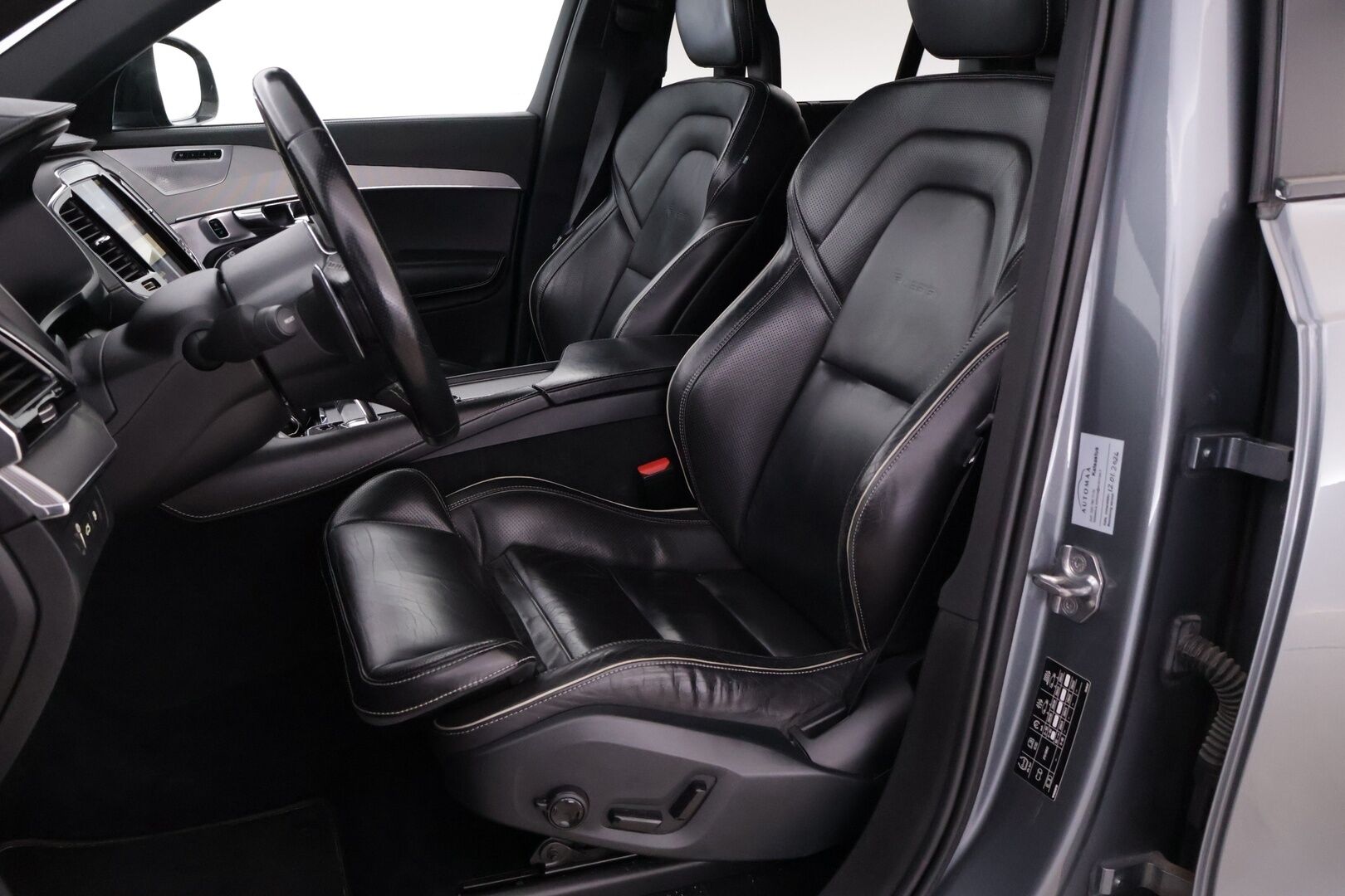 Volvo XC90 2016 T8 R-Design 7p - Myydään Huutokaupat.com - | R-Design | Webasto | B&W | ACC | Ilma-alusta | Panorama | P.Kamera | Muistipenkit | Digimittaristo | LED | S.Luukku | 