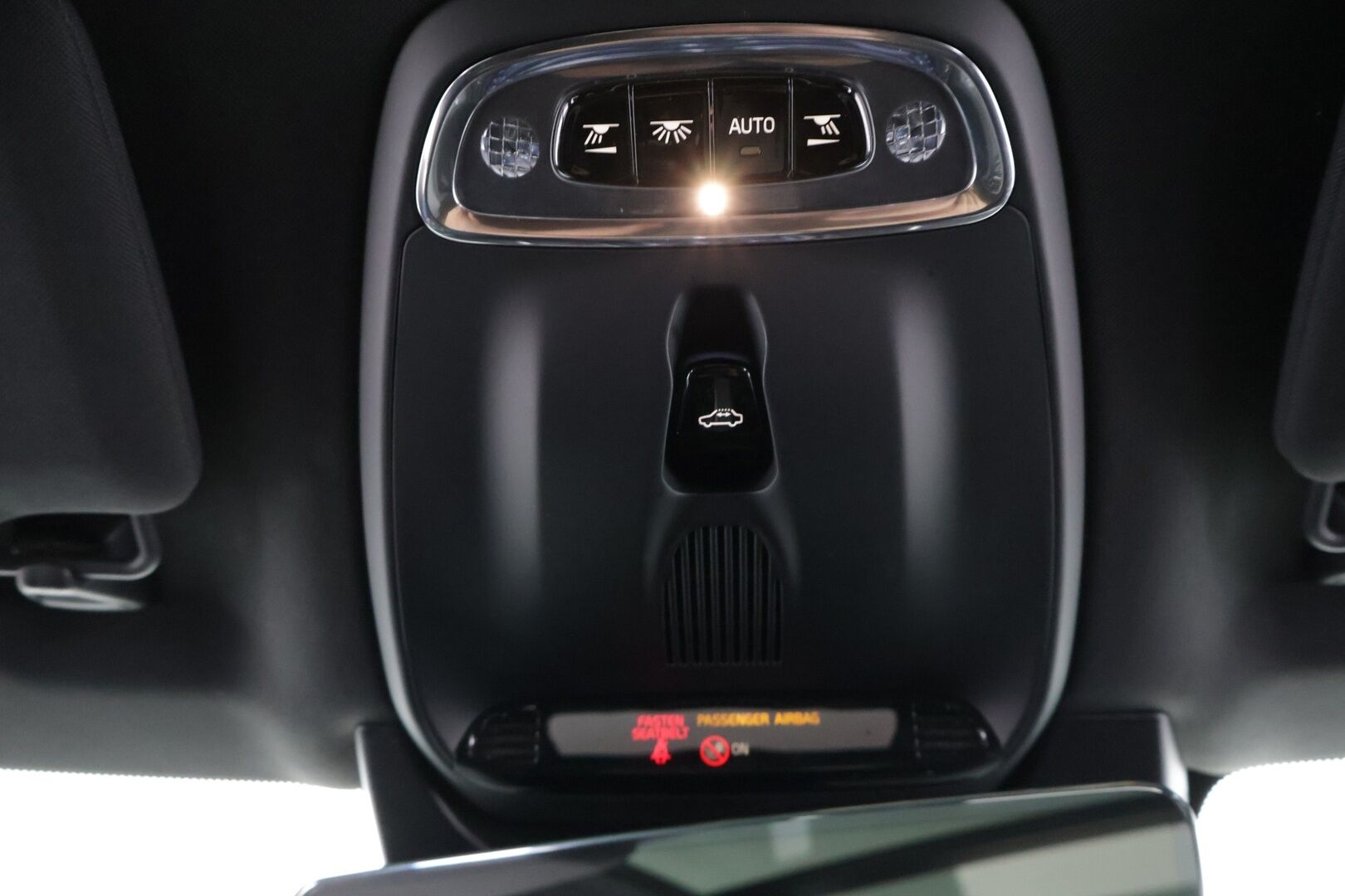 Volvo XC90 2016 T8 R-Design 7p *B&W / ACC / Ilma-alusta / Panorama / Kamera / Muistipenkit*