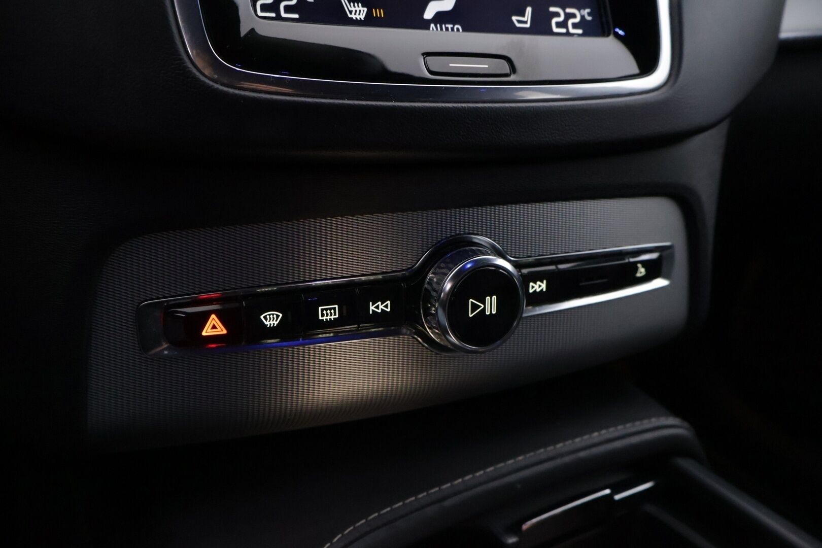 Volvo XC90 2016 T8 R-Design 7p - Myydään Huutokaupat.com - | R-Design | Webasto | B&W | ACC | Ilma-alusta | Panorama | P.Kamera | Muistipenkit | Digimittaristo | LED | S.Luukku | 