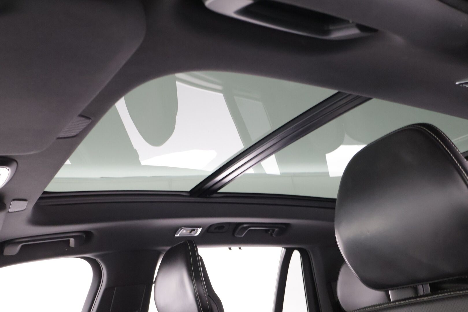 Volvo XC90 2016 T8 R-Design 7p *B&W / ACC / Ilma-alusta / Panorama / Kamera / Muistipenkit*