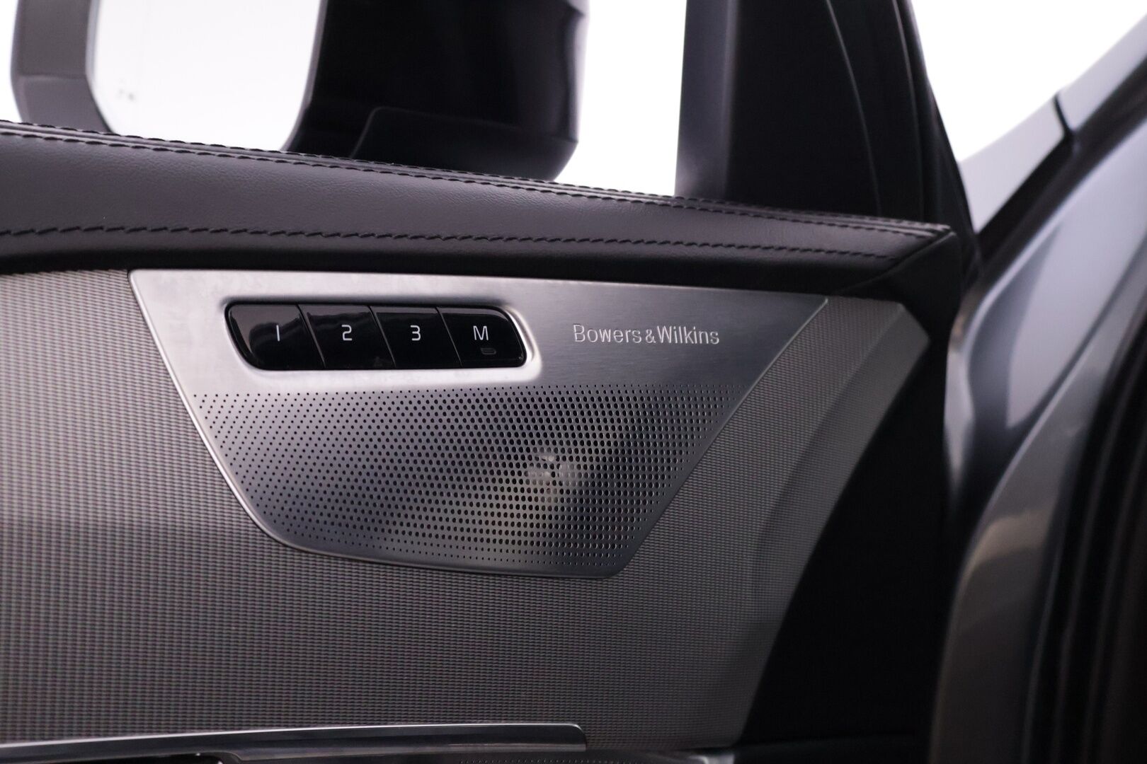 Volvo XC90 2016 T8 R-Design 7p - Myydään Huutokaupat.com - | R-Design | Webasto | B&W | ACC | Ilma-alusta | Panorama | P.Kamera | Muistipenkit | Digimittaristo | LED | S.Luukku | 