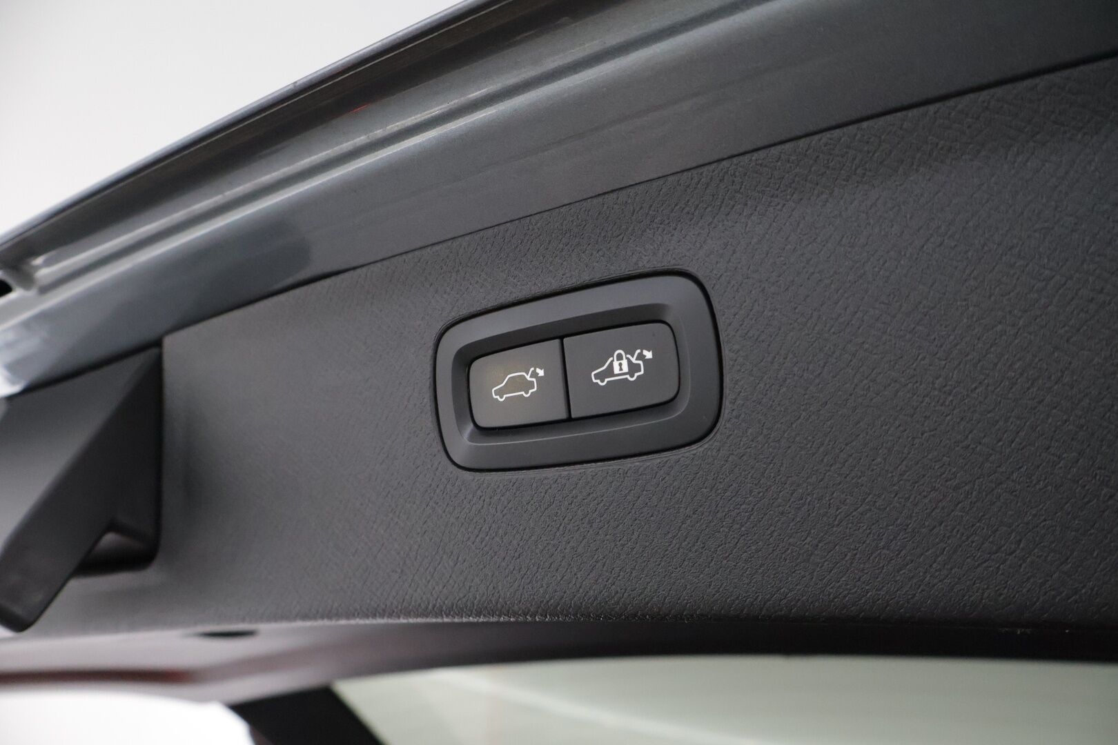 Volvo XC90 2016 T8 R-Design 7p *B&W / ACC / Ilma-alusta / Panorama / Kamera / Muistipenkit*