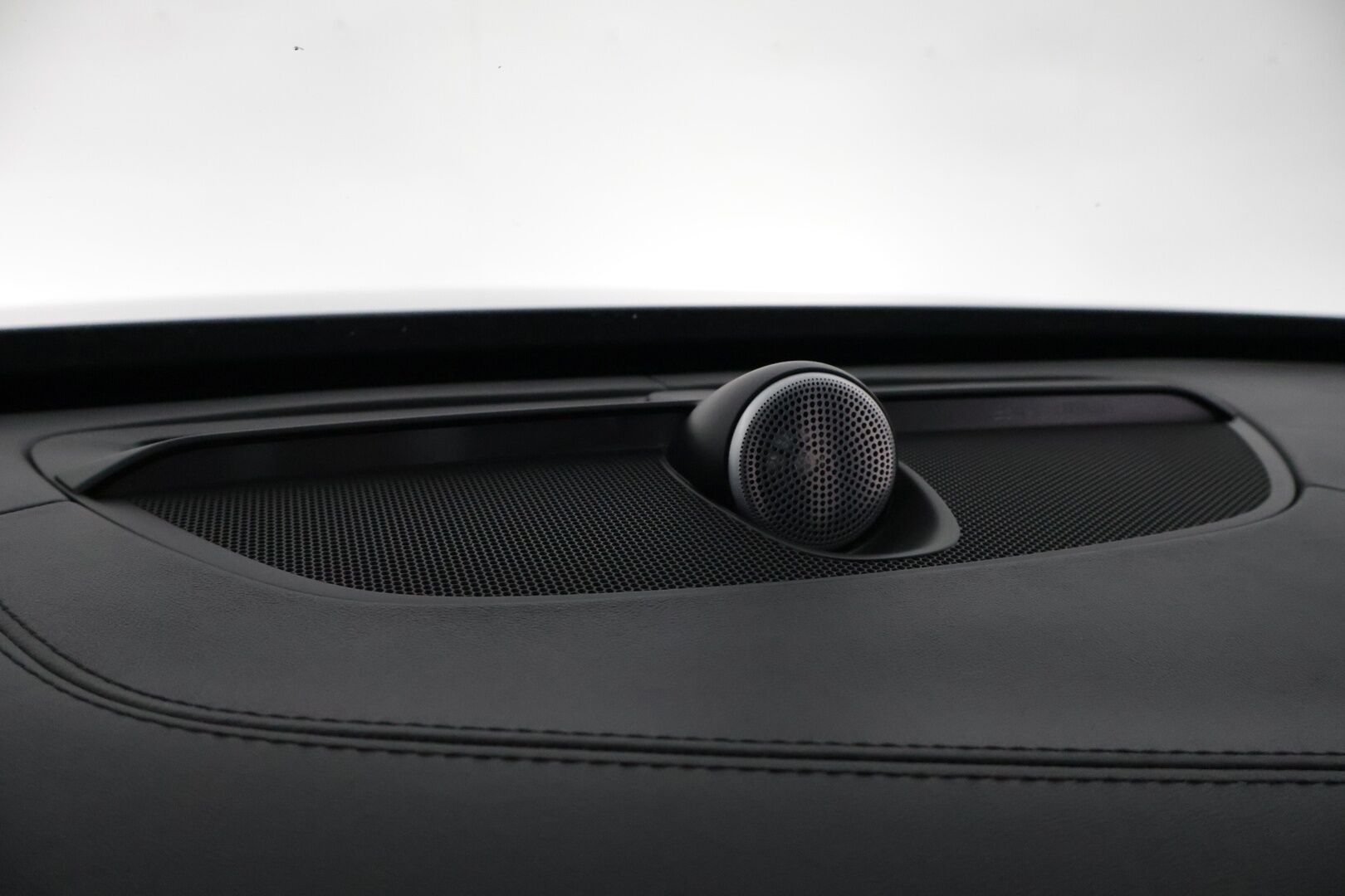 Volvo XC90 2016 T8 R-Design 7p *B&W / ACC / Ilma-alusta / Panorama / Kamera / Muistipenkit*