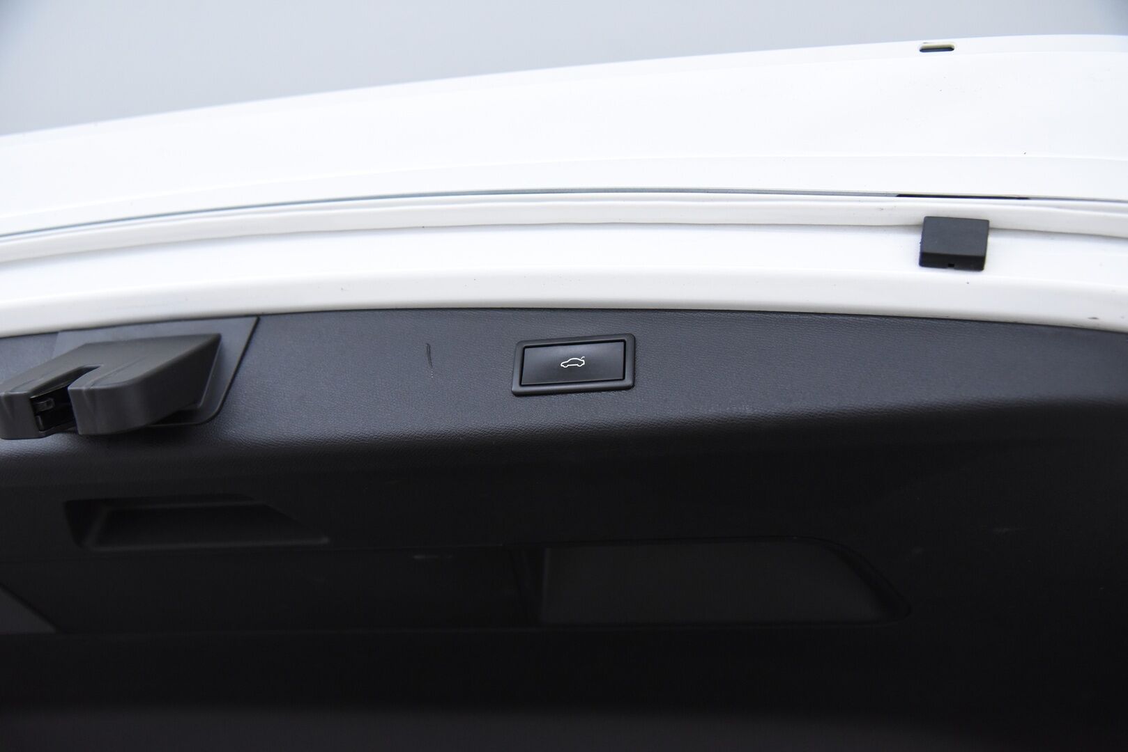 SEAT Leon Sportstourer 2021 1,4 PHEV 204 eHybrid FR DSG / Koukku / ACC / Muistipenkki / P. Kamera / LED / Nahka-alcantara / Esilämmitys / - / Keyless / Huippu varusteltu! / 2x hyvät renkaat&vanteet / Juuri huollettu! /