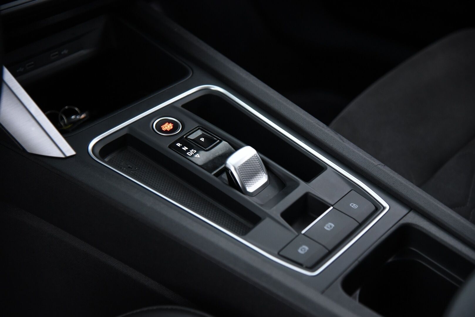 SEAT Leon Sportstourer 2021 1,4 PHEV 204 eHybrid FR DSG / Koukku / ACC / Muistipenkki / P. Kamera / LED / Nahka-alcantara / Esilämmitys / - / Keyless / Huippu varusteltu! / 2x hyvät renkaat&vanteet / Juuri huollettu! /