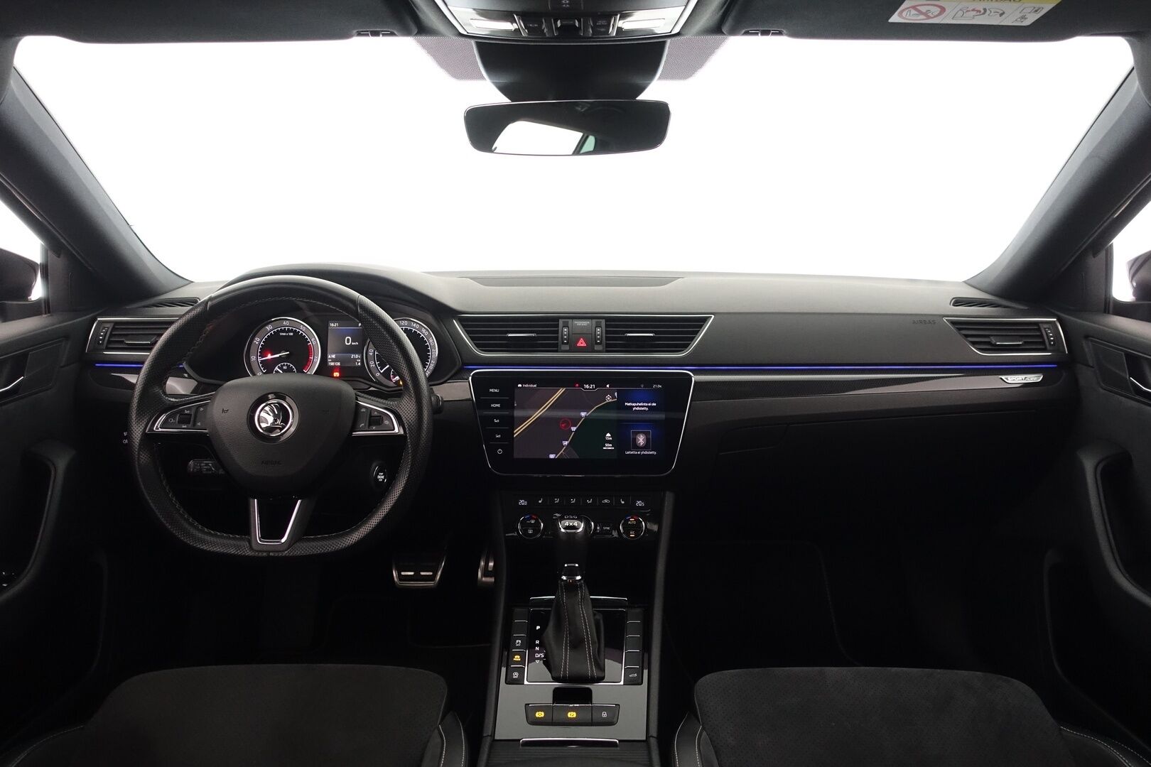 Skoda Superb 2018 Combi 2,0 TSI 280 4x4 SportLine DSG Autom. - | Koukku | Webasto | ACC | Panoraama | Sporttisähköpenkit muistilla | P.Kamera | Puolinahka | Navi | Touchpad | Keyless | 2x Skoda-alut