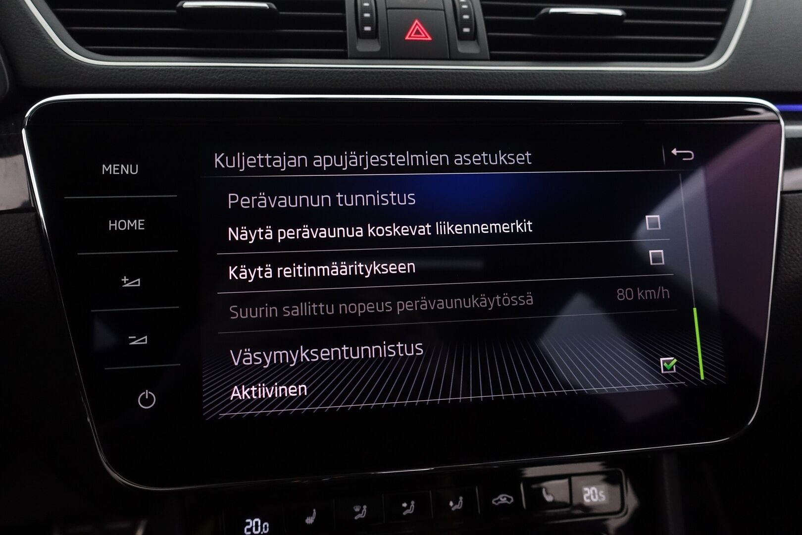 Skoda Superb 2018 Combi 2,0 TSI 280 4x4 SportLine DSG Autom. - | Koukku | Webasto | ACC | Panoraama | Sporttisähköpenkit muistilla | P.Kamera | Puolinahka | Navi | Touchpad | Keyless | 2x Skoda-alut