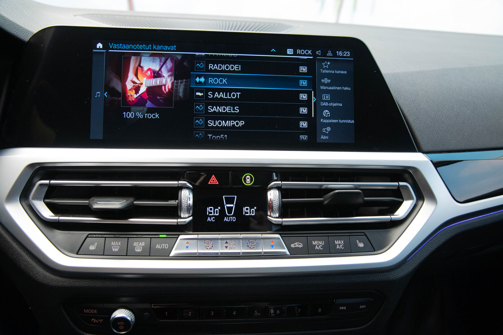 BMW 330 2020 G20 Sedan 330e iPerformance SportLine *Lisälämmitin / ACC / Sporttipenkit / Hifit / Kamera* - Juuri Saapunut!