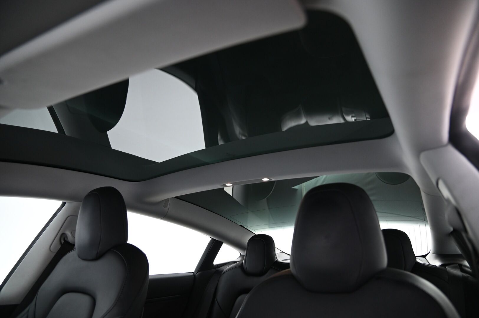 Tesla Model 3 2019 Long-Range Dual Motor AWD *Premium Audio / FSD3 / Kamerat / Lasikatto / ACC* - Juuri saapunut / Hyvät varusteet ja tyylikäs musta väri!*