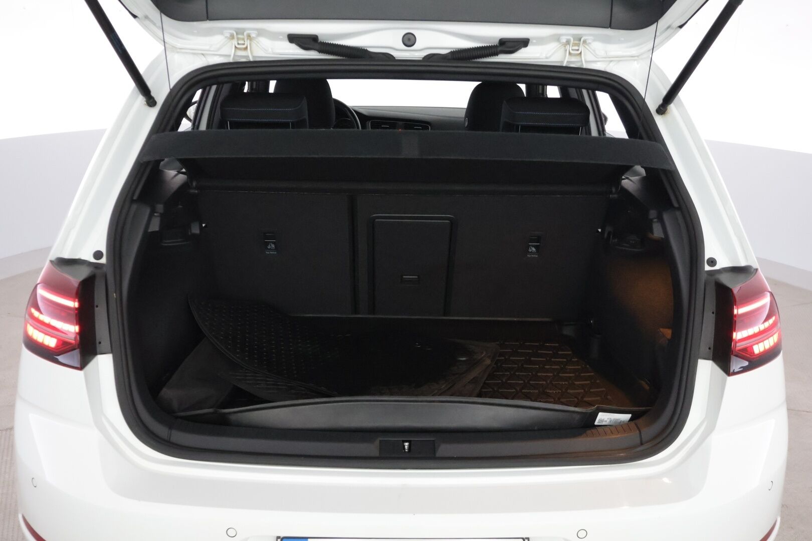 VOLKSWAGEN GOLF 2020 GTE Plug-In Hybrid 150 kW DSG-aut */ Adapt. Vakkari / LED / Ambient / Tutkat / Carplay *