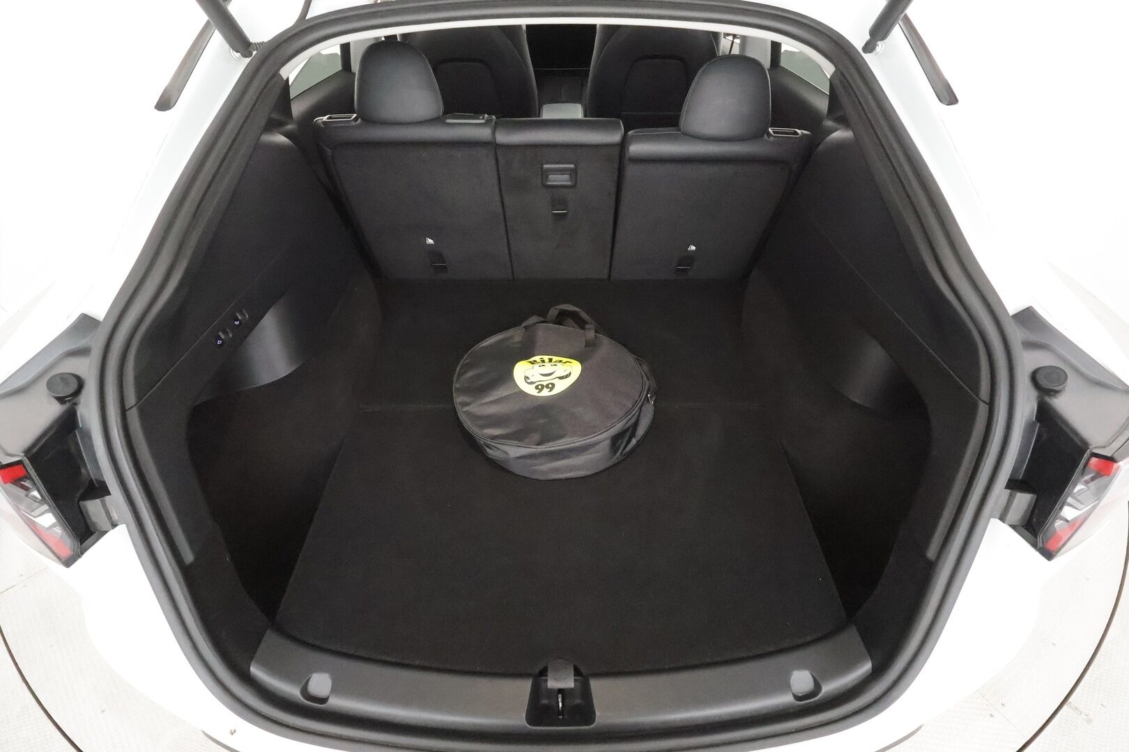 Tesla Model Y 2022 Long Range - | ILP | ACC | Lasikatto | Matrix-LED | P.Kamera | Muistipenkki | Premium Audio | Navi | Keyless | 2x Latauskaapelit |