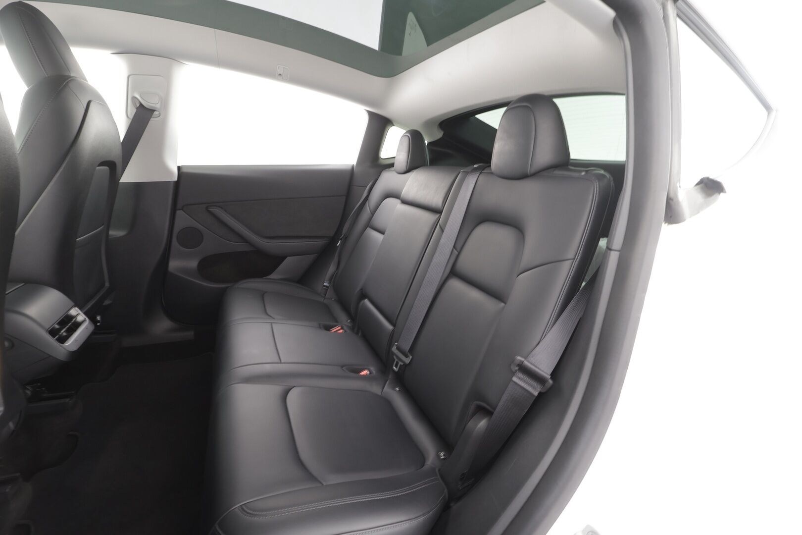Tesla Model Y 2022 Long Range - | ILP | ACC | Lasikatto | Matrix-LED | P.Kamera | Muistipenkki | Premium Audio | Navi | Keyless | 2x Latauskaapelit |