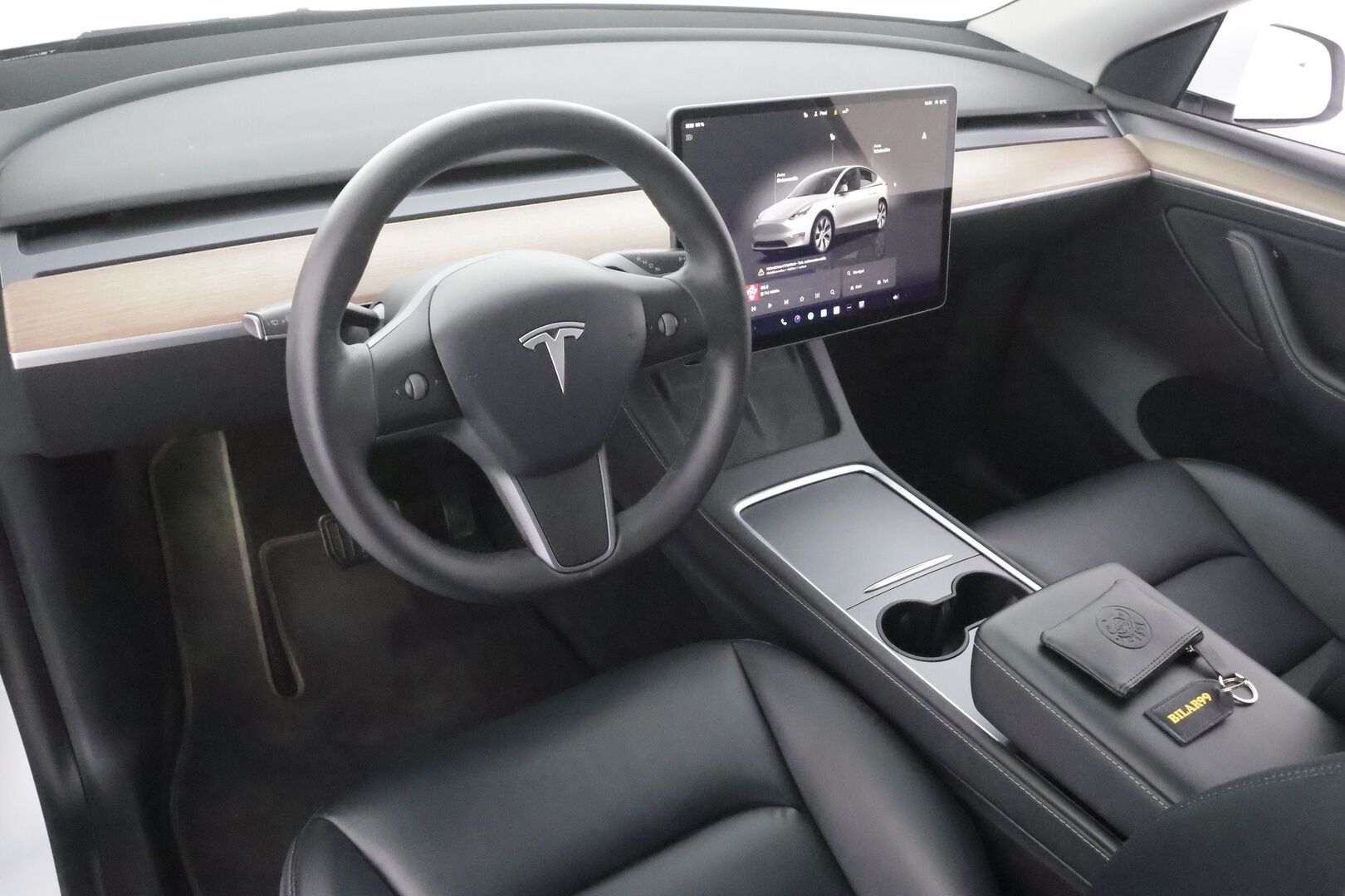 Tesla Model Y 2022 Long Range - | ILP | ACC | Lasikatto | Matrix-LED | P.Kamera | Muistipenkki | Premium Audio | Navi | Keyless | 2x Latauskaapelit |